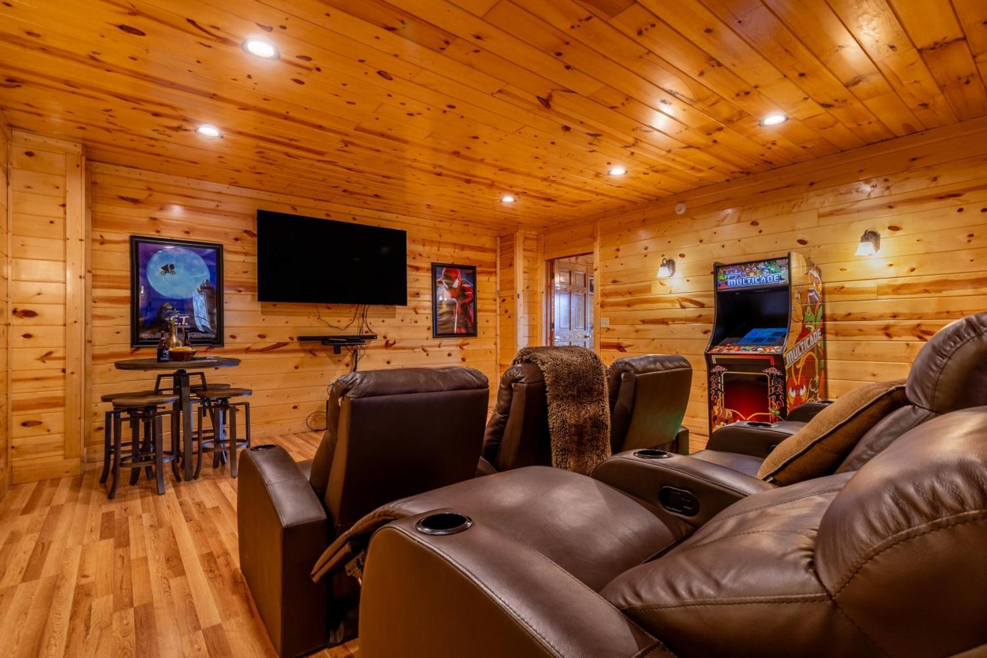 Misty Mountain By Avantstay Hot Tub Mountain Views Theater Pool Table Holiday home