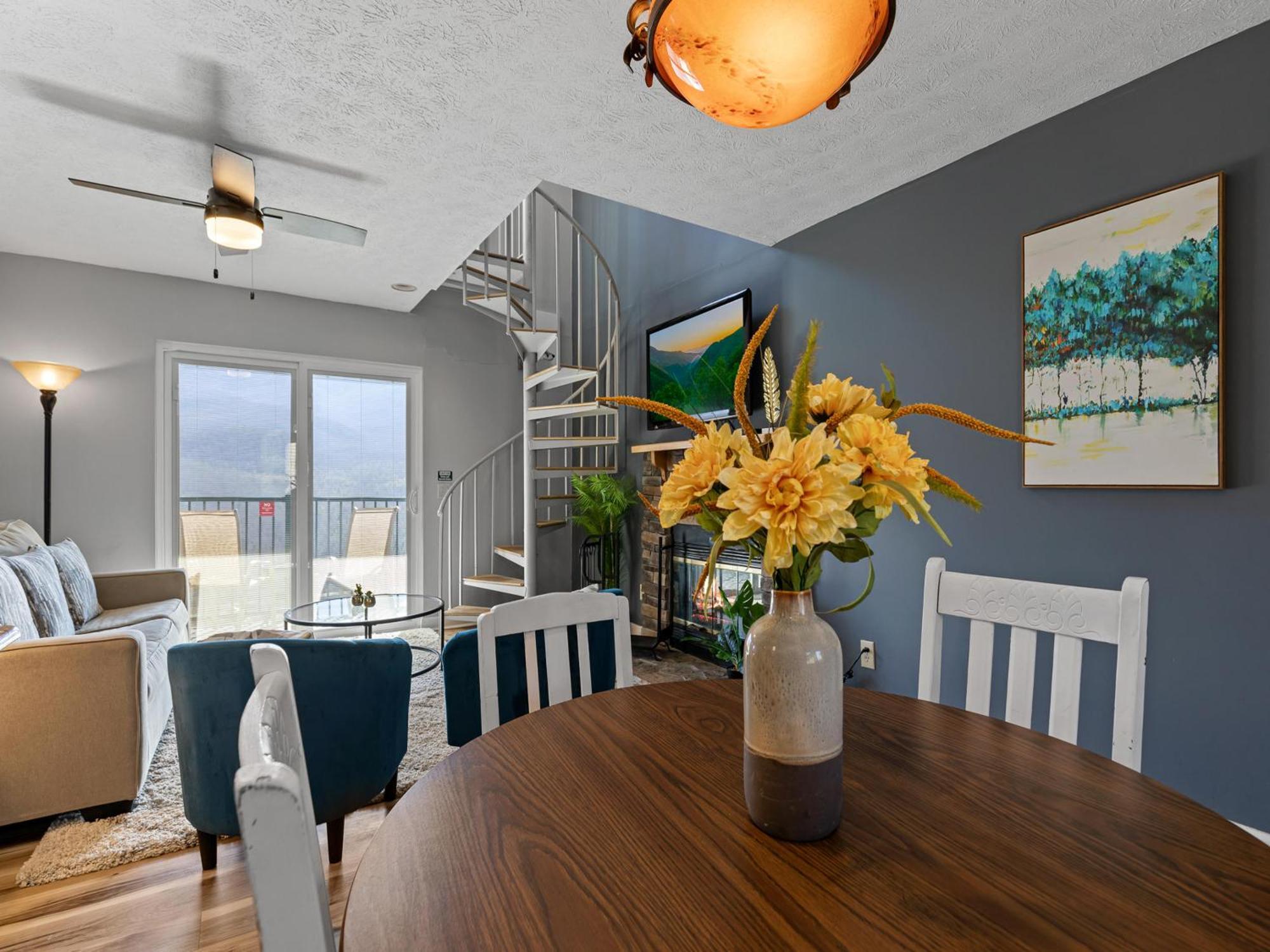 Smoky Sunrise Getaway - Deer Ridge Mountain C305 Apartment
