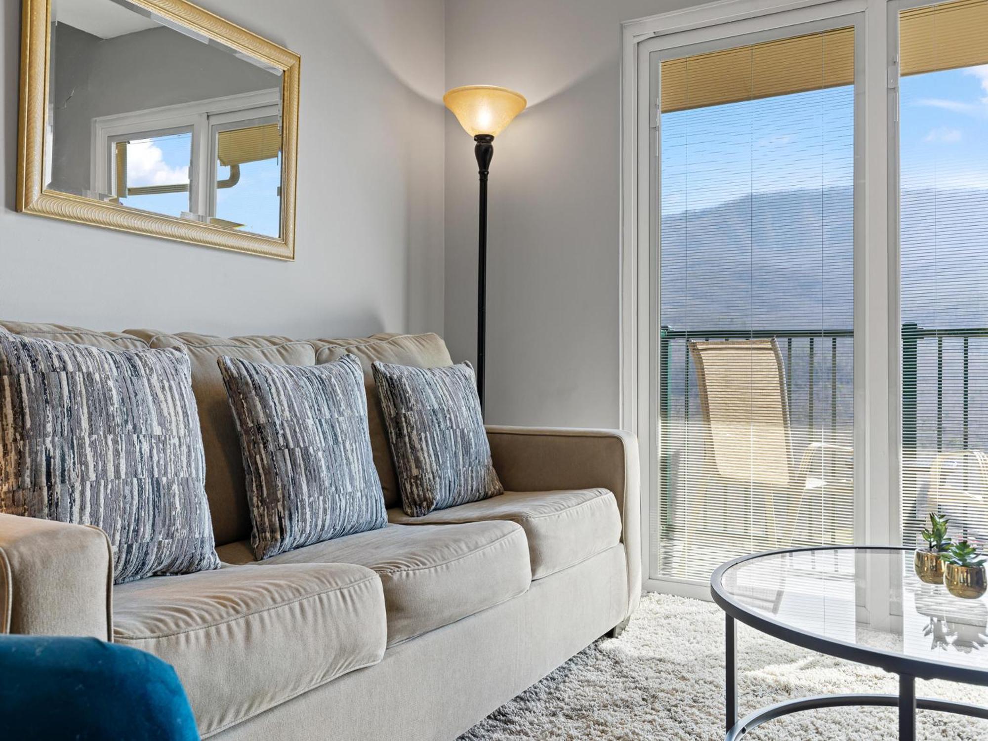 Smoky Sunrise Getaway - Deer Ridge Mountain C305 Apartment