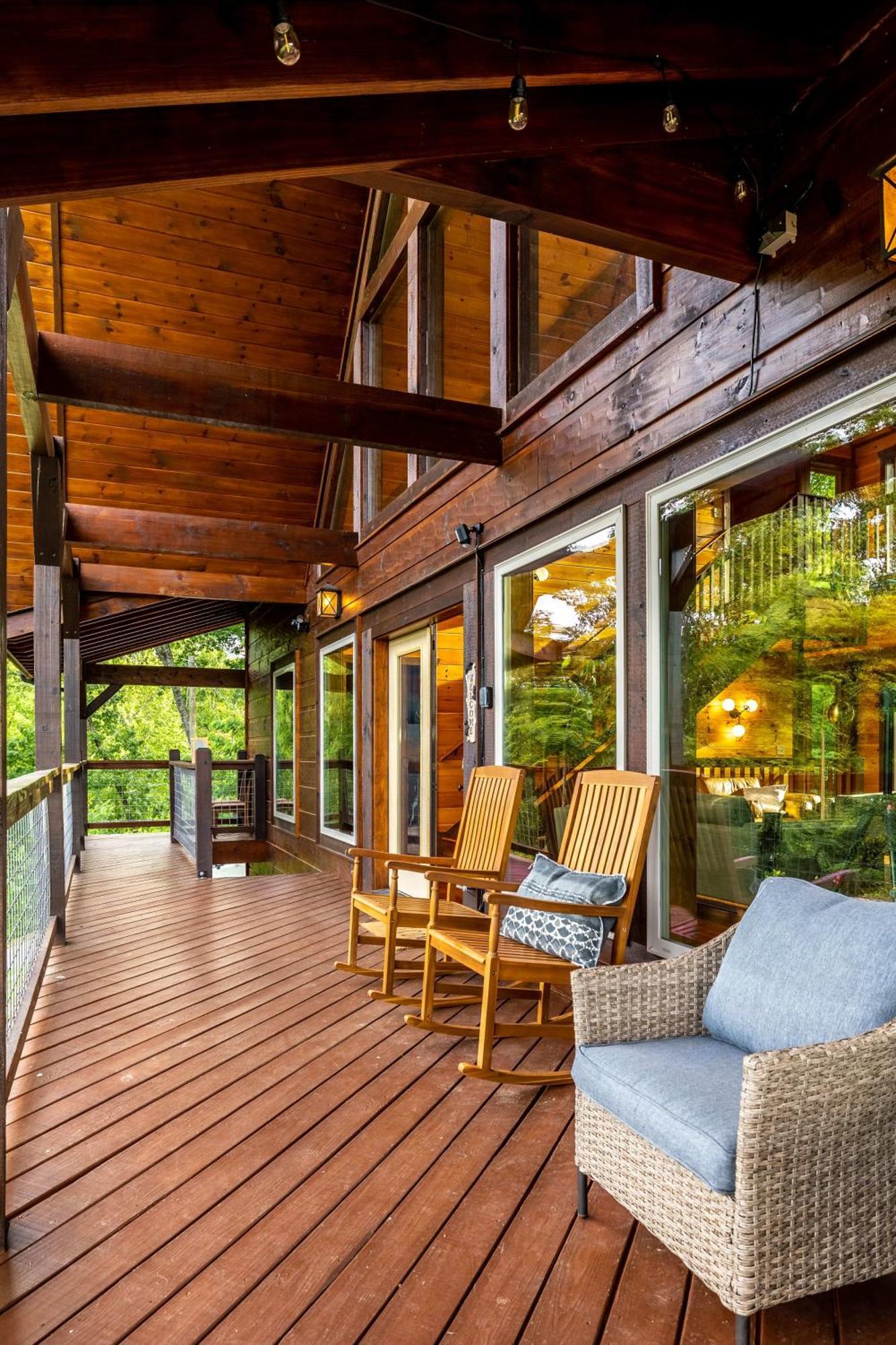 The Solstice - Amenities Galore Mountain Retreat Gatlinburg
