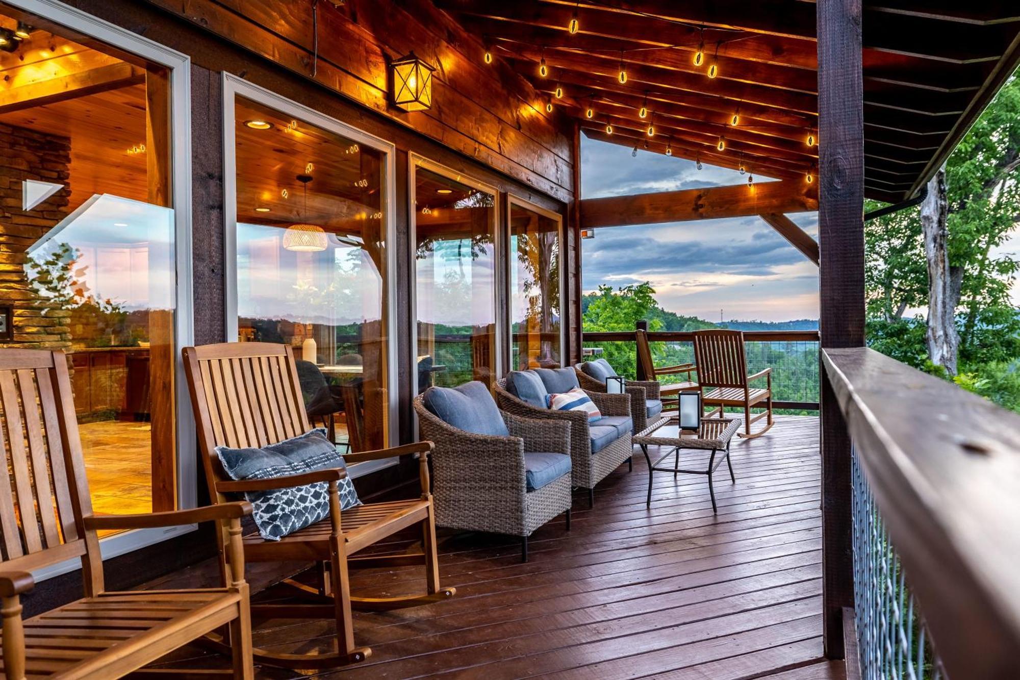 The Solstice - Amenities Galore Mountain Retreat Holiday home *