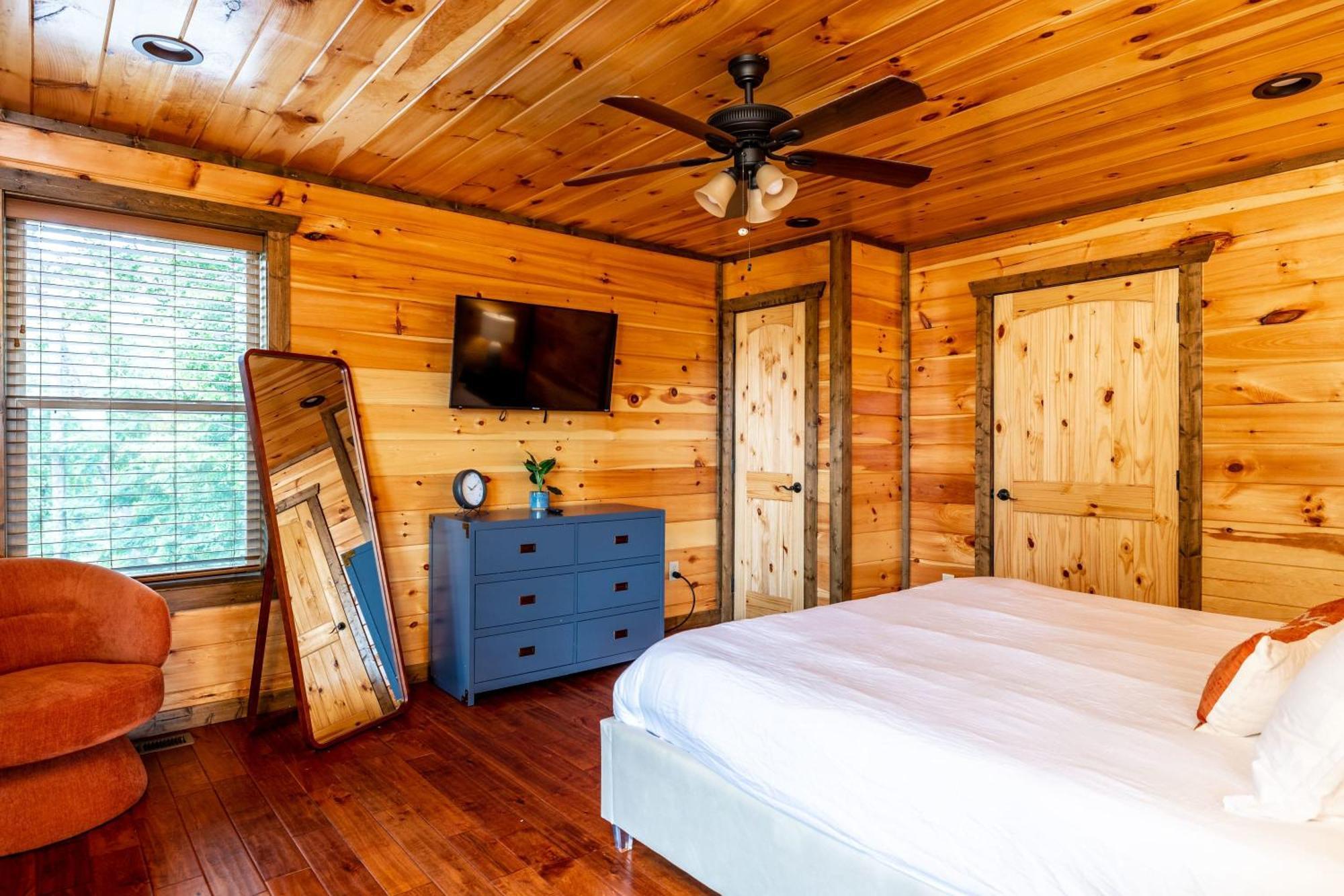 The Solstice - Amenities Galore Mountain Retreat Holiday home