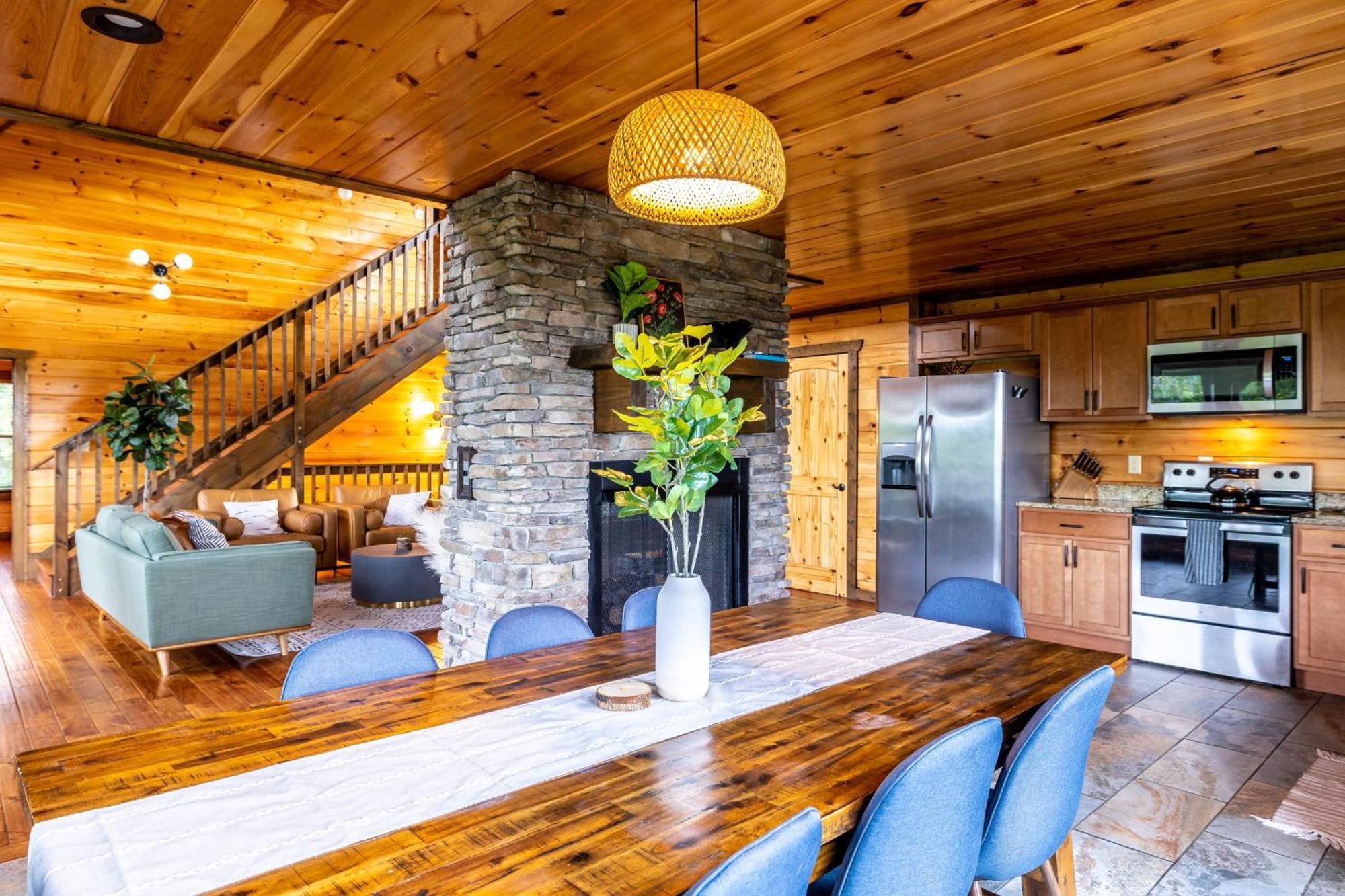 The Solstice - Amenities Galore Mountain Retreat *