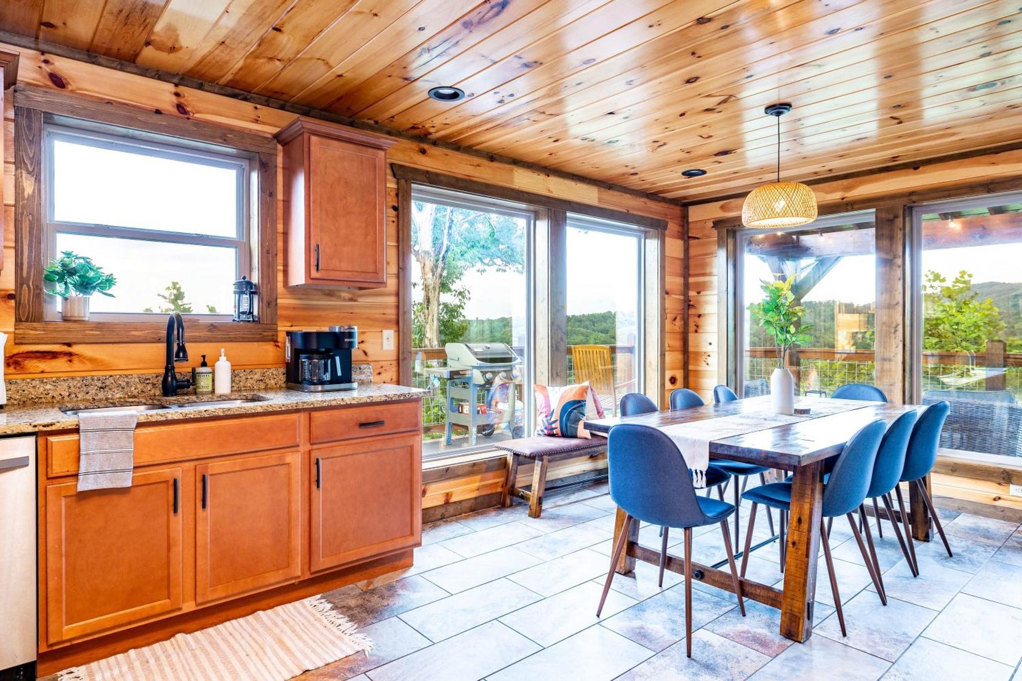 The Solstice - Amenities Galore Mountain Retreat Holiday home