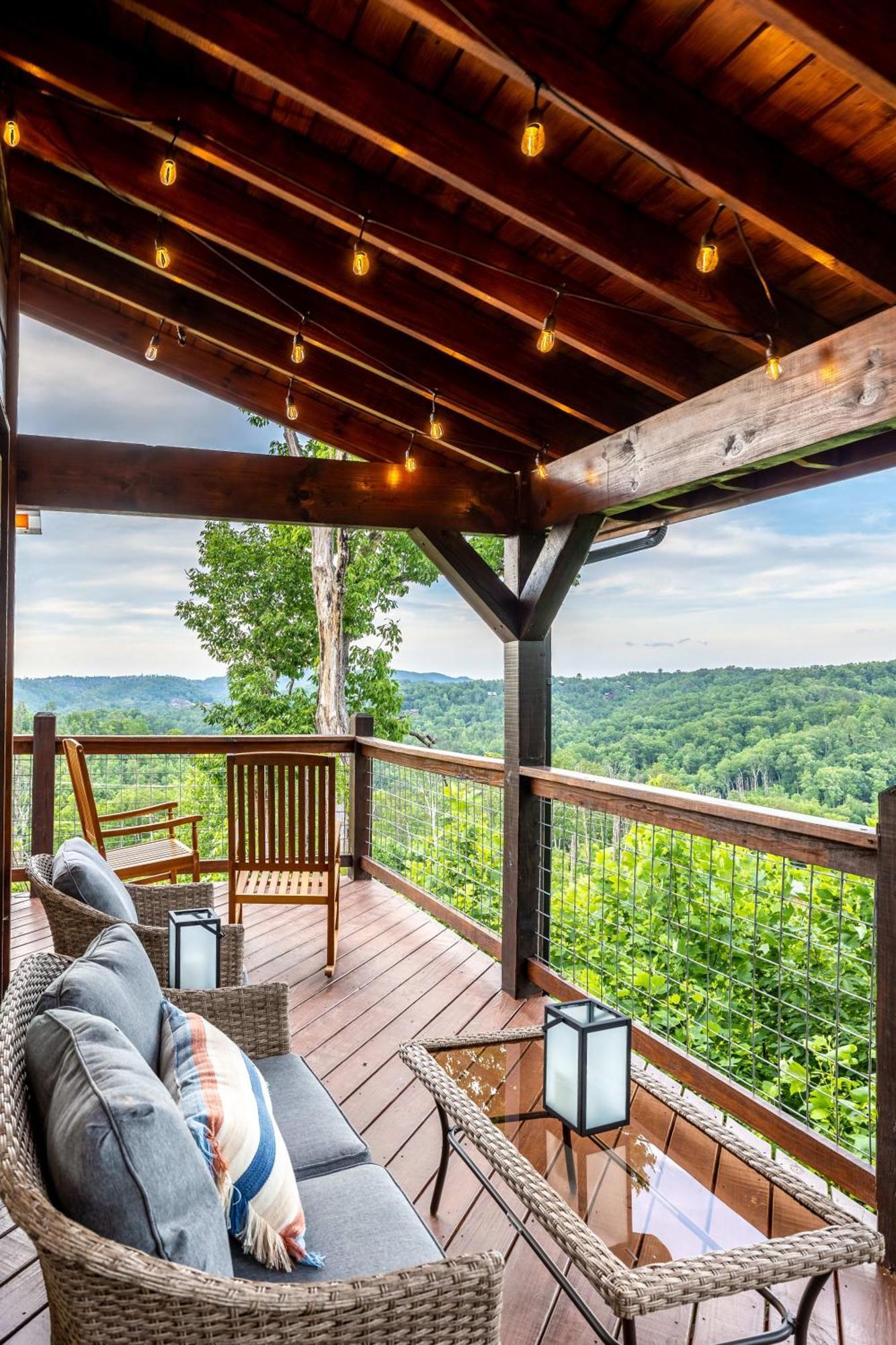 The Solstice - Amenities Galore Mountain Retreat *