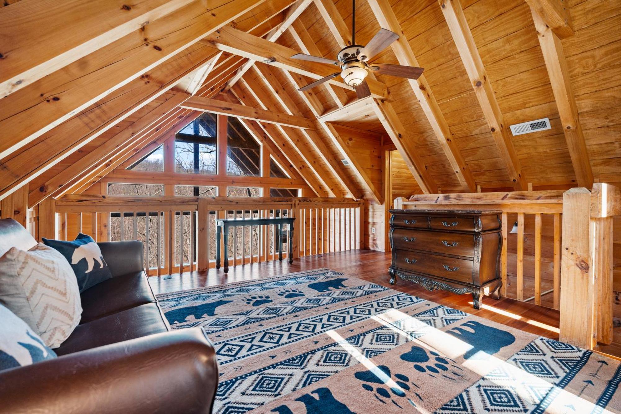 Holiday home Cubby Bear, Hot Tub, Pool, 1089 Free Attraction Tickets Each Paid Day, Dollywood And More! *