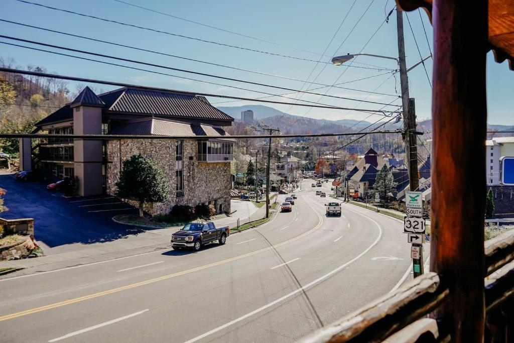 Charming In Downtown * Gatlinburg