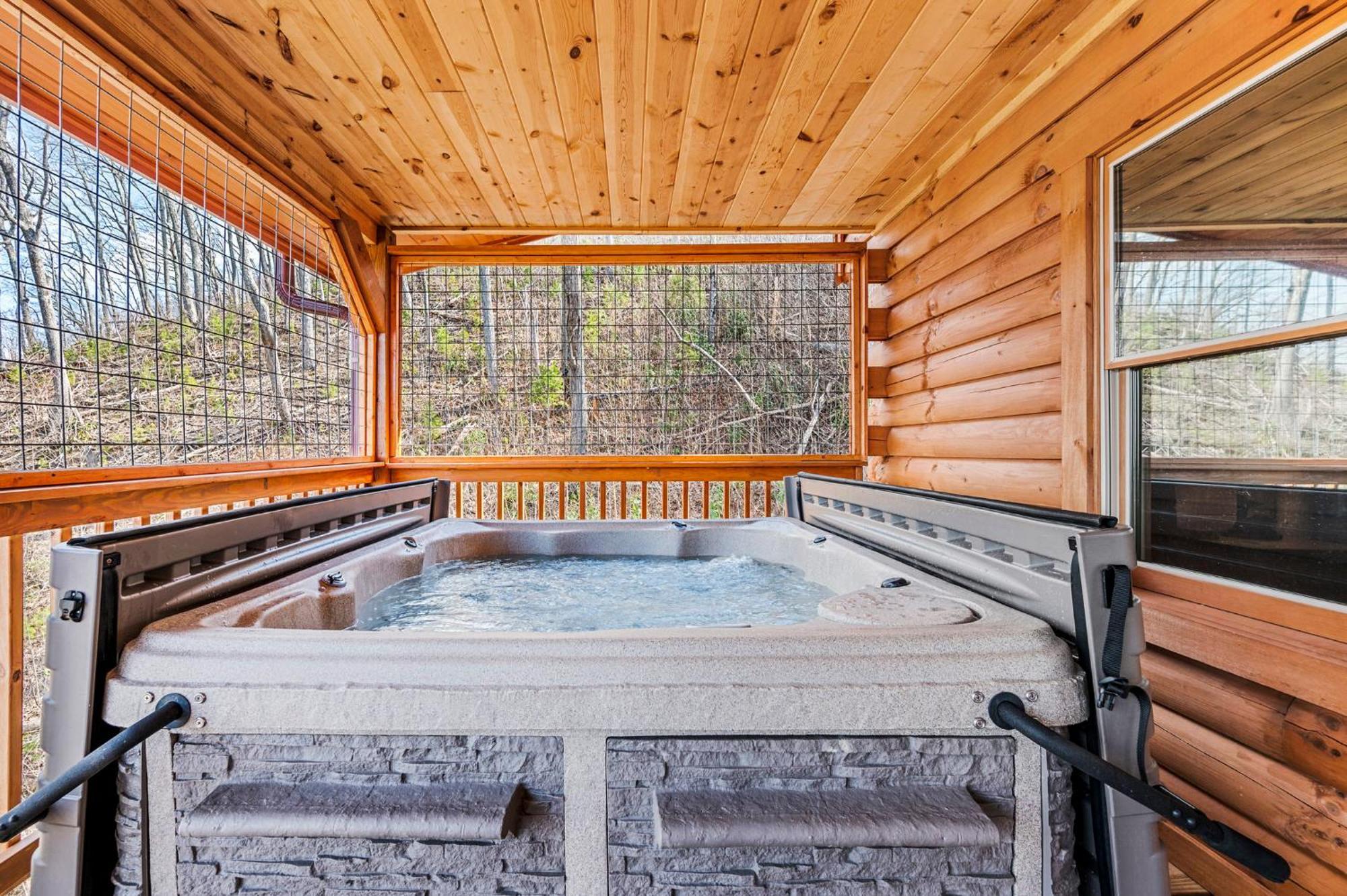 Smoky's Den Ii *