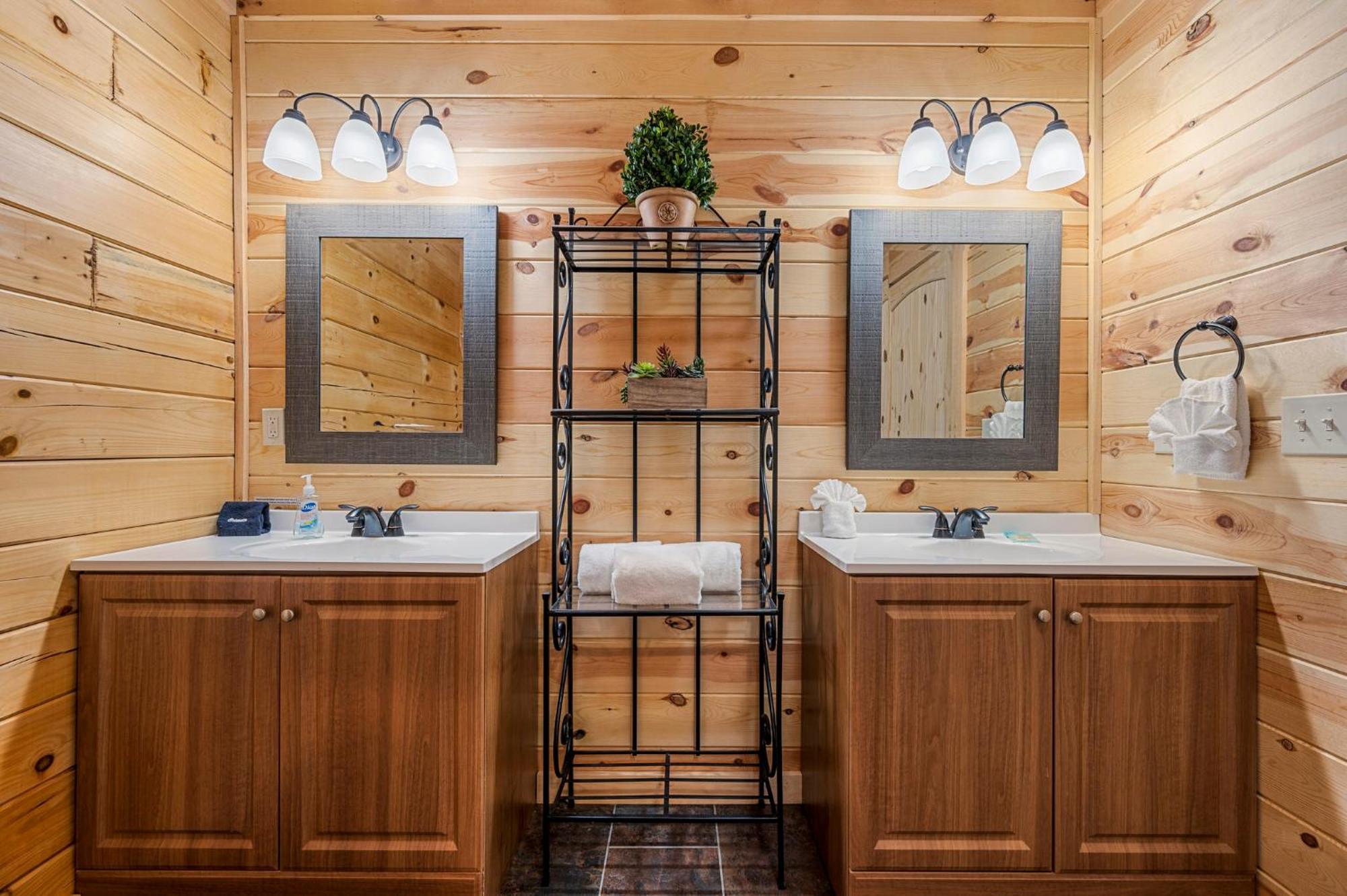 Smoky's Den Ii Holiday home *