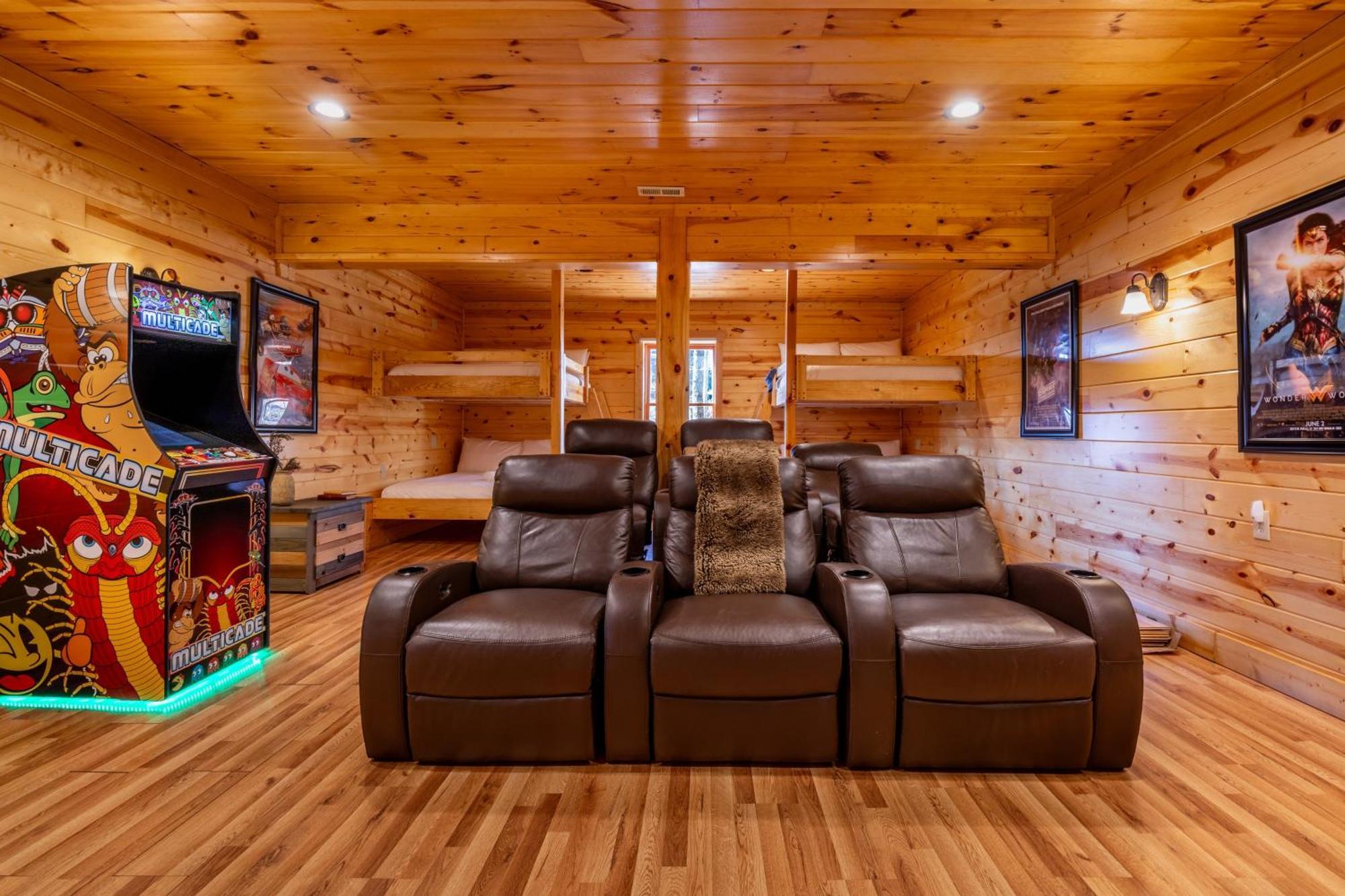 Misty Mountain By Avantstay Hot Tub Mountain Views Theater Pool Table Holiday home