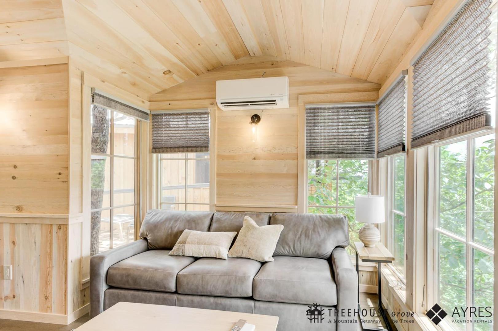 The Spruce In Treehouse Grove At Norton Creek * Gatlinburg