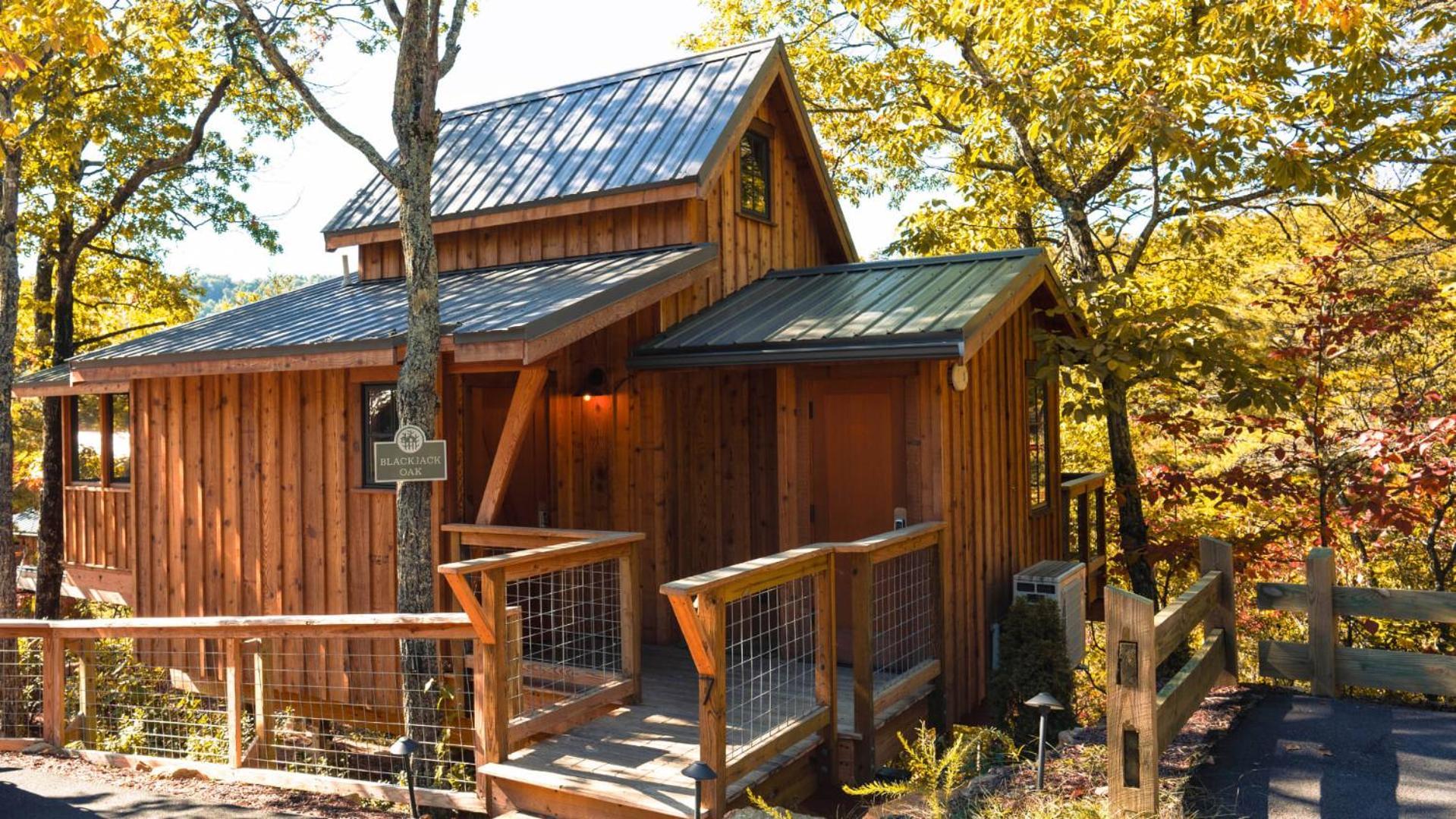 Holiday home The Blackjack Oak In Treehouse Grove At Norton Creek *