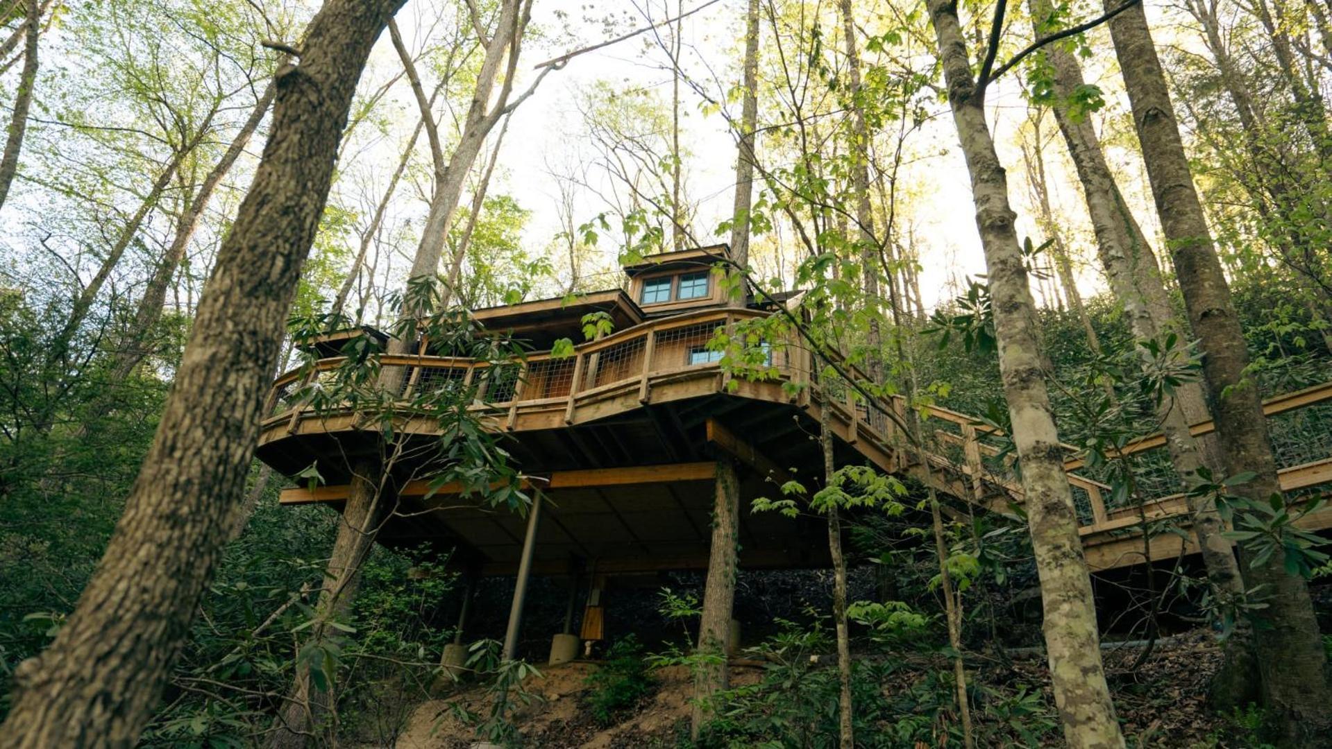 Holiday home The Dogwood In Treehouse Grove At Norton Creek *