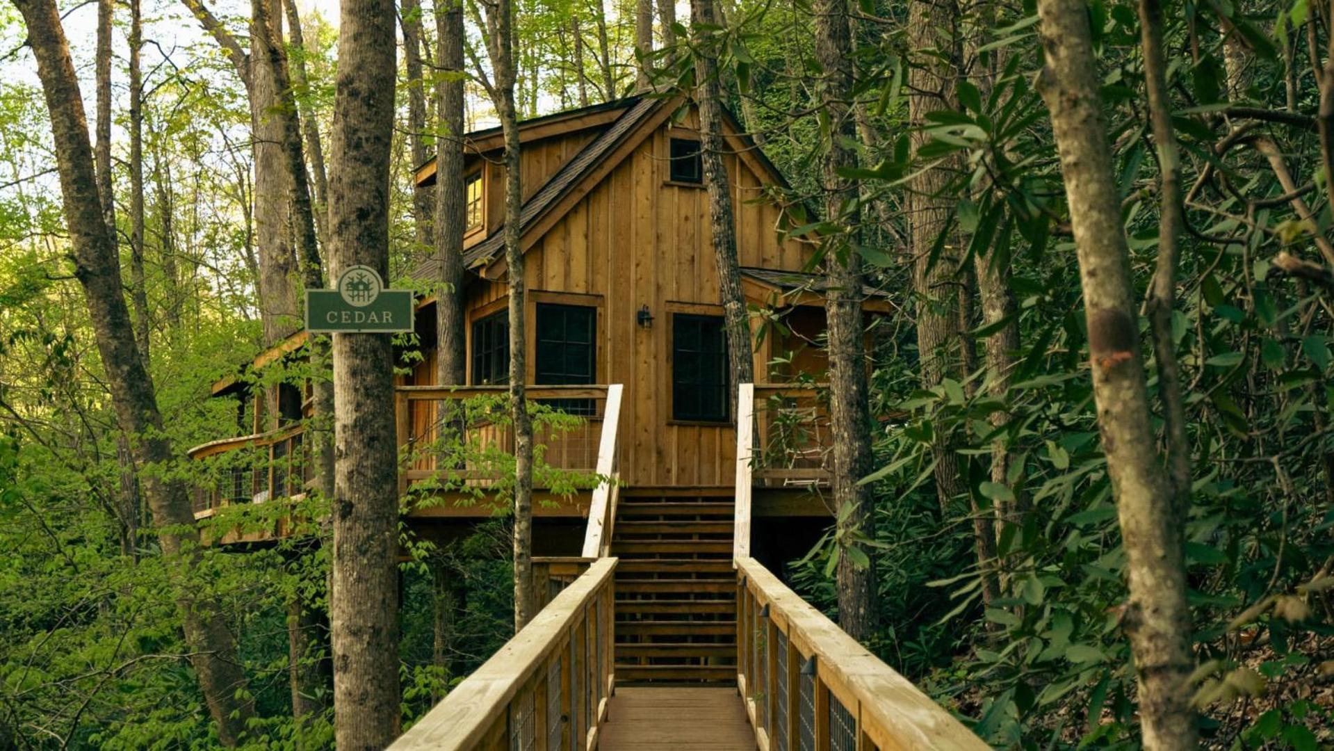 The Cedar In Treehouse Grove At Norton Creek * Gatlinburg
