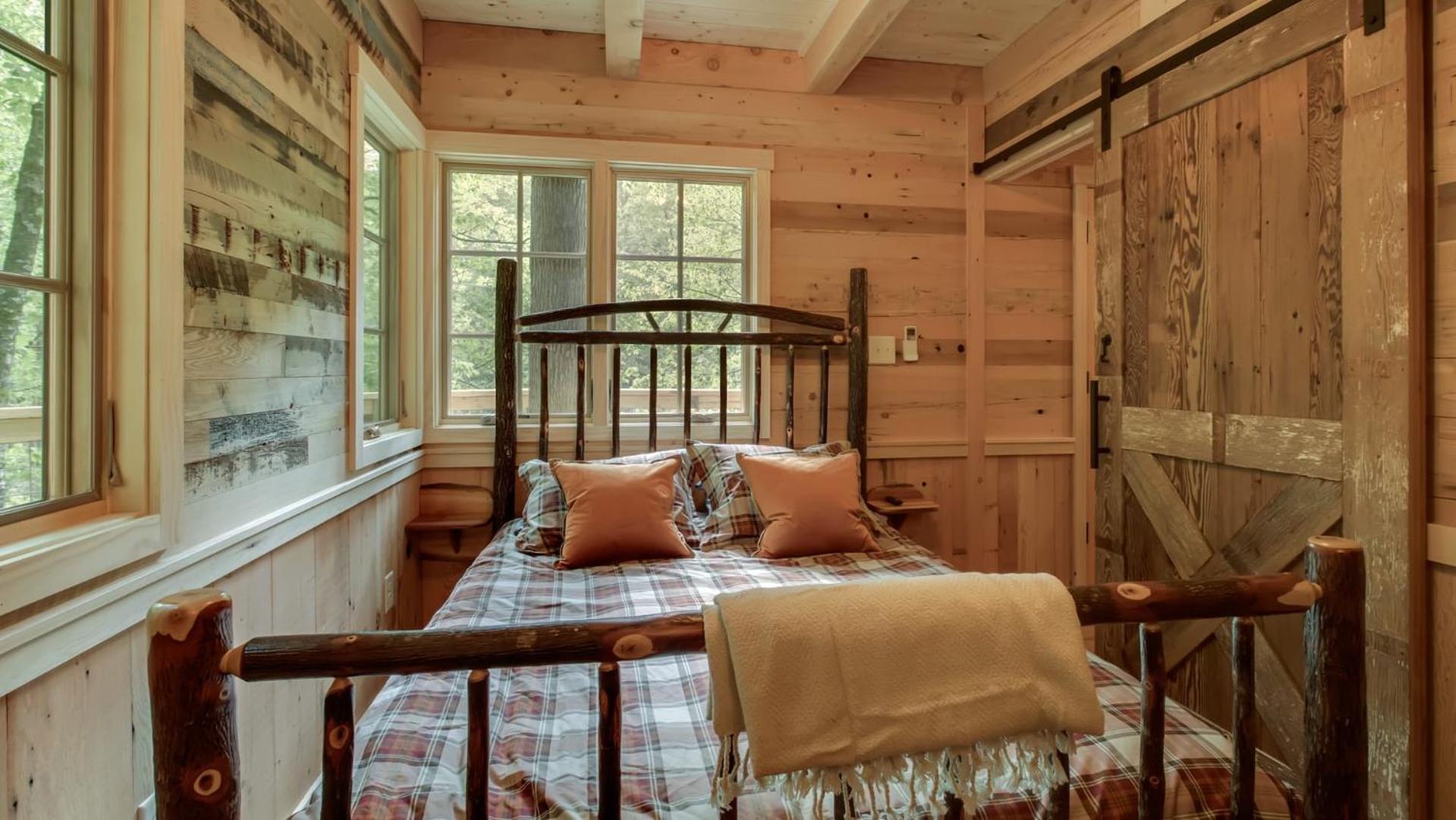 The Cedar In Treehouse Grove At Norton Creek * Gatlinburg