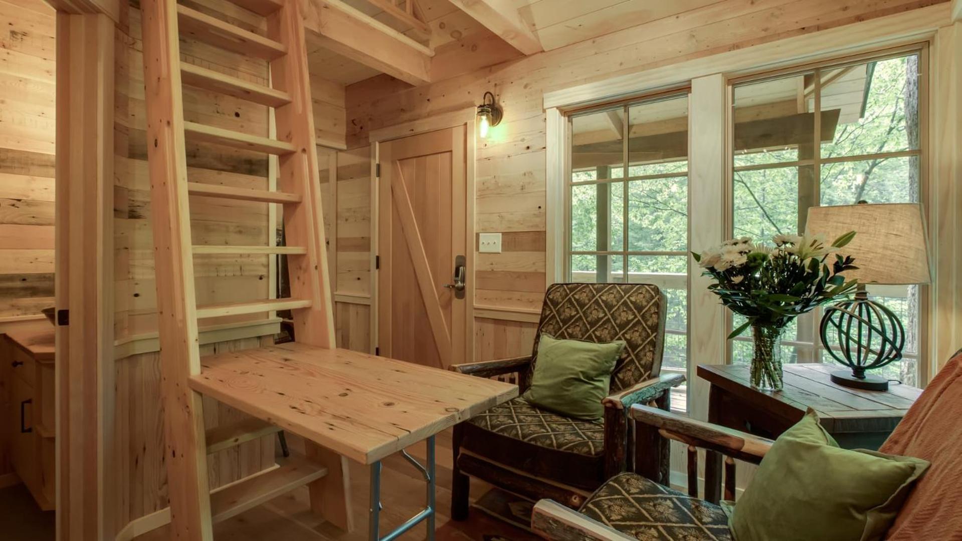 The Cedar In Treehouse Grove At Norton Creek Holiday home