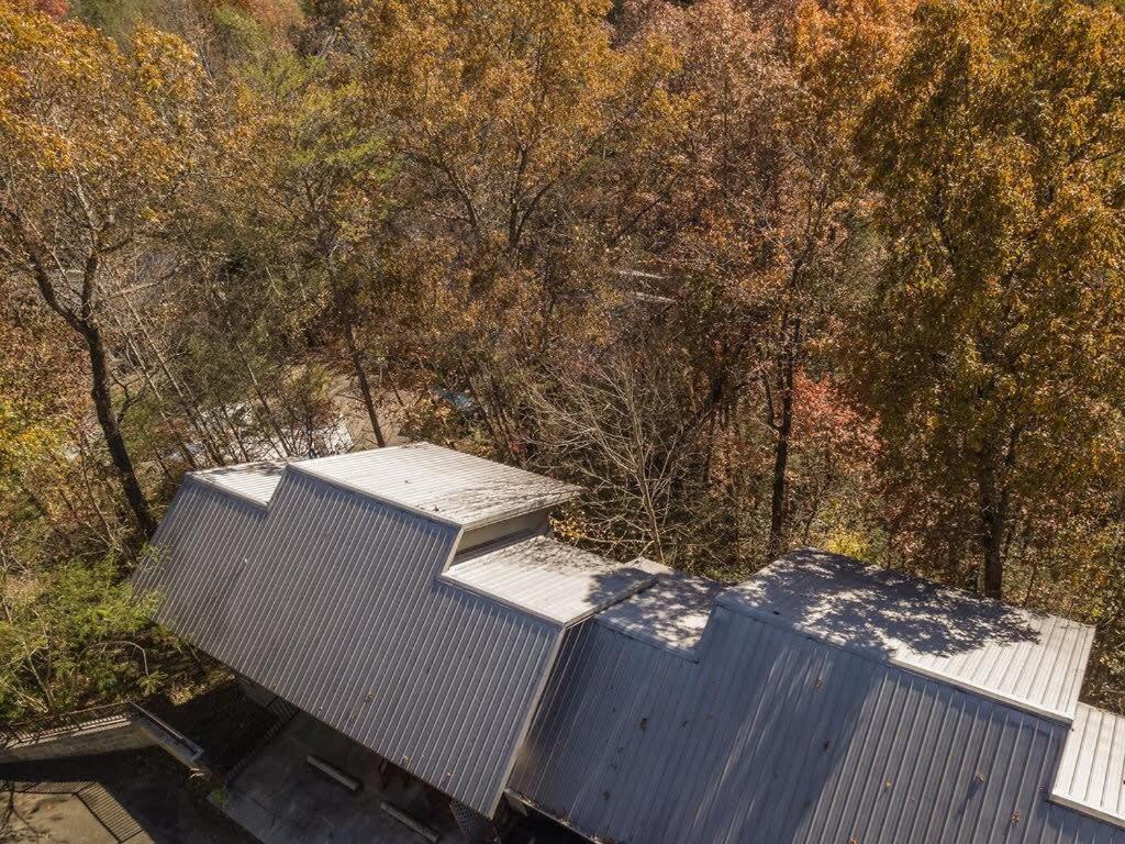 Holiday home Sasquatch E Sleeps 13 *