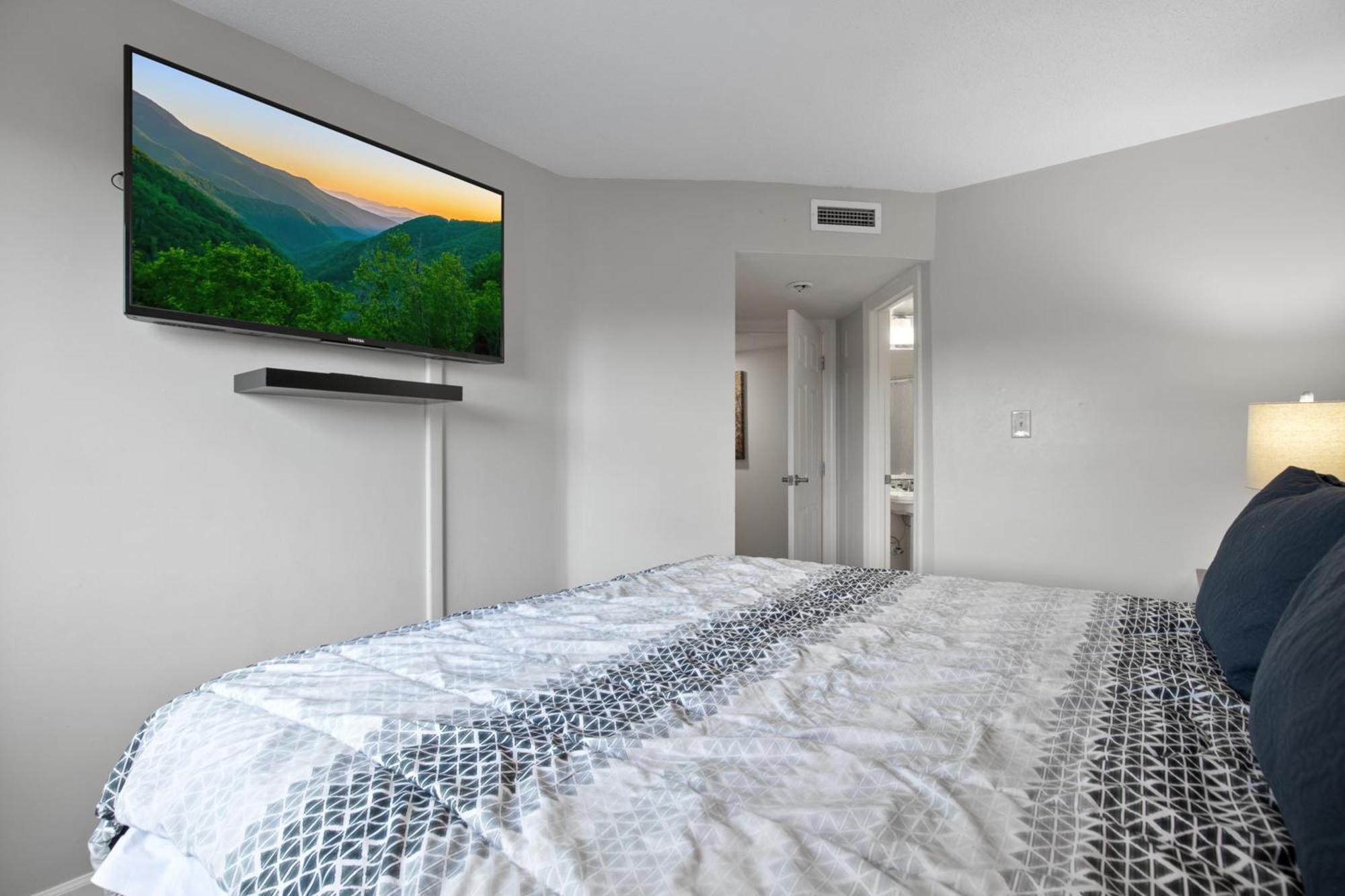 Summit Smoky Mountains View Apartment *