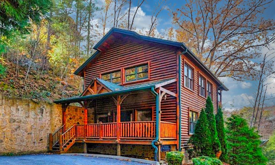 Villa Spacious Log Cabin, Easy Drive, Hot Tub, Arcade Gameroom, Mountain Vibe