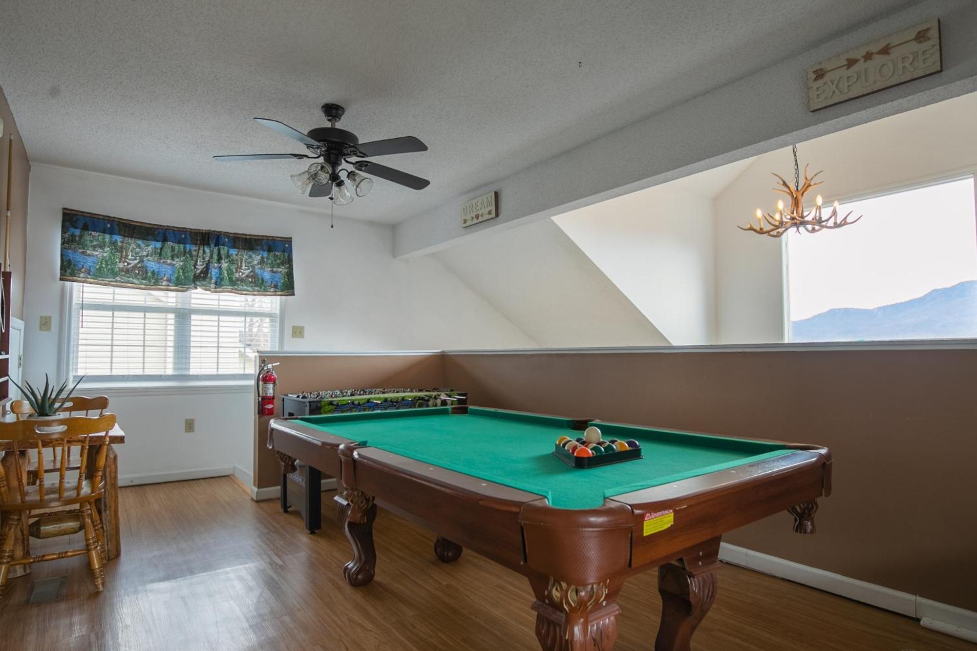 Chalet Heavenly View - Bear Themed Cabin, Hottub, Dog-friendly, Near *