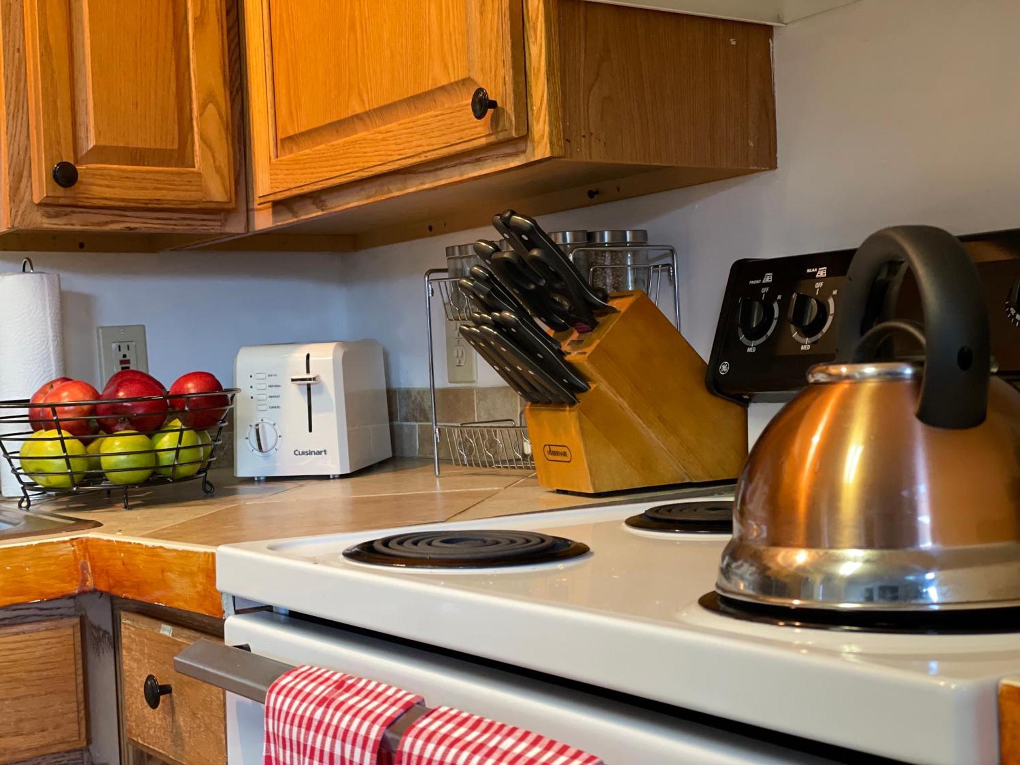 Chalet Heavenly View - Bear Themed Cabin, Hottub, Dog-friendly, Near *