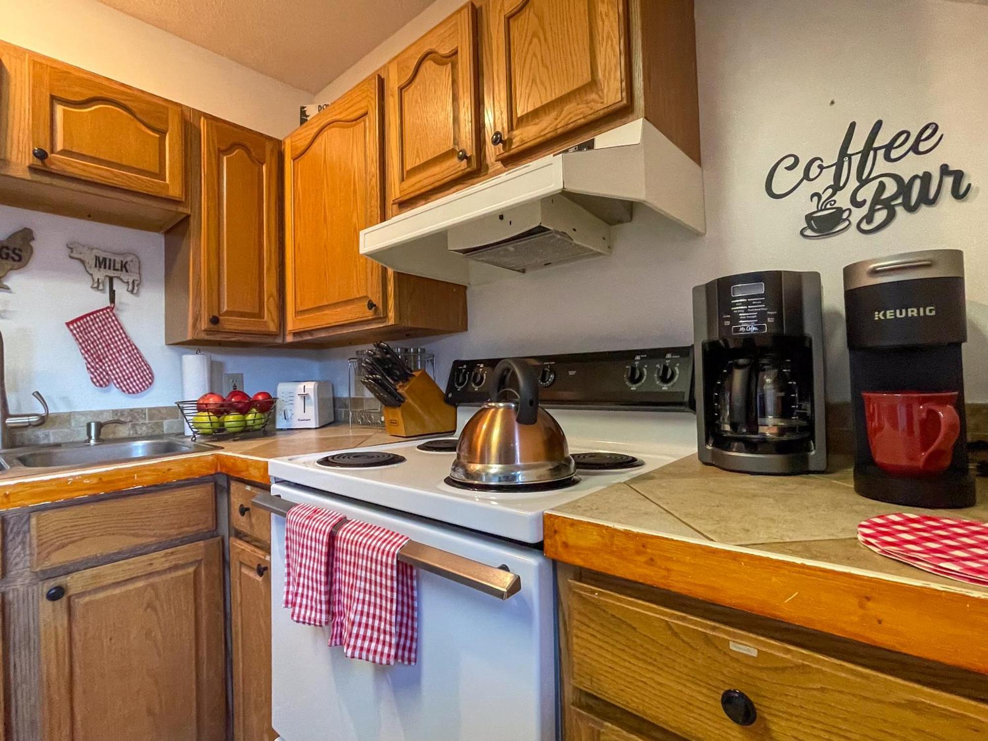 Chalet Heavenly View - Bear Themed Cabin, Hottub, Dog-friendly, Near *