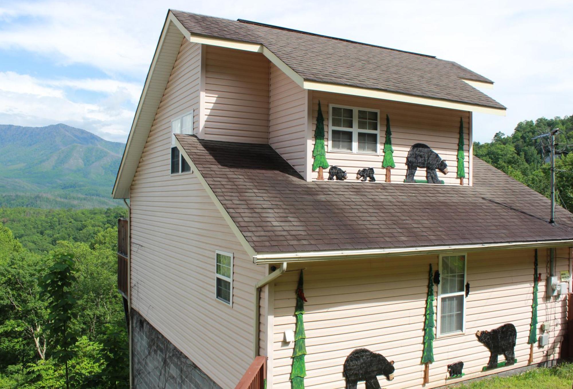 Heavenly View - Bear Themed Cabin, Hottub, Dog-friendly, Near * Gatlinburg
