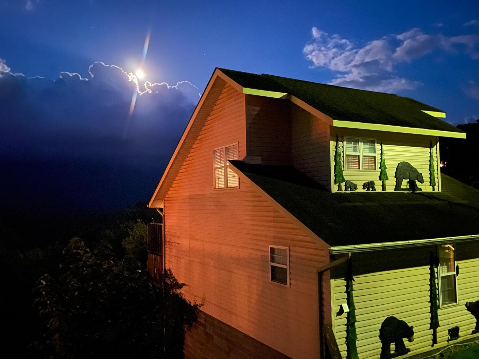 Chalet Heavenly View - Bear Themed Cabin, Hottub, Dog-friendly, Near
