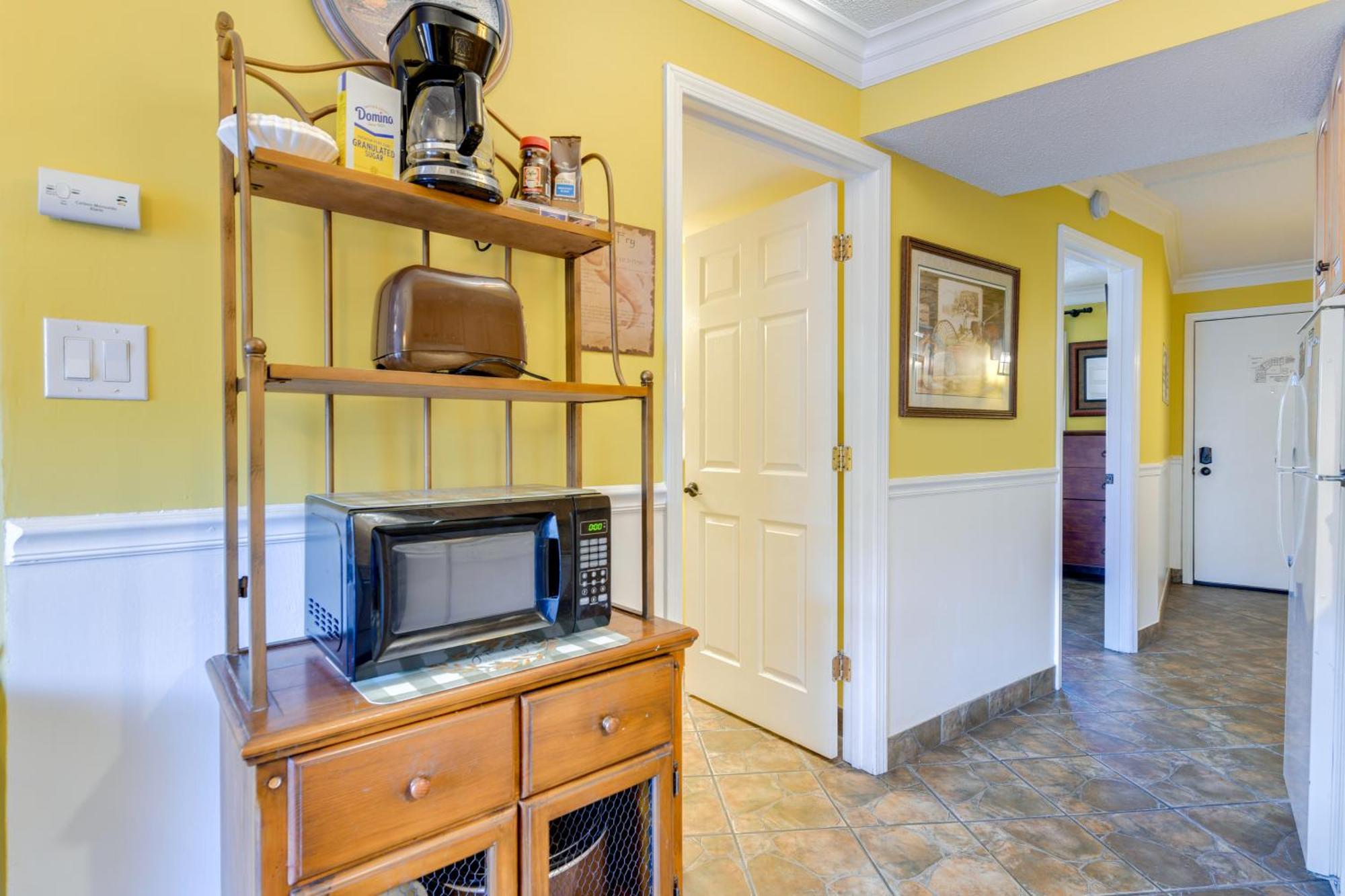 Apartment Downtown With Community Pool! Gatlinburg