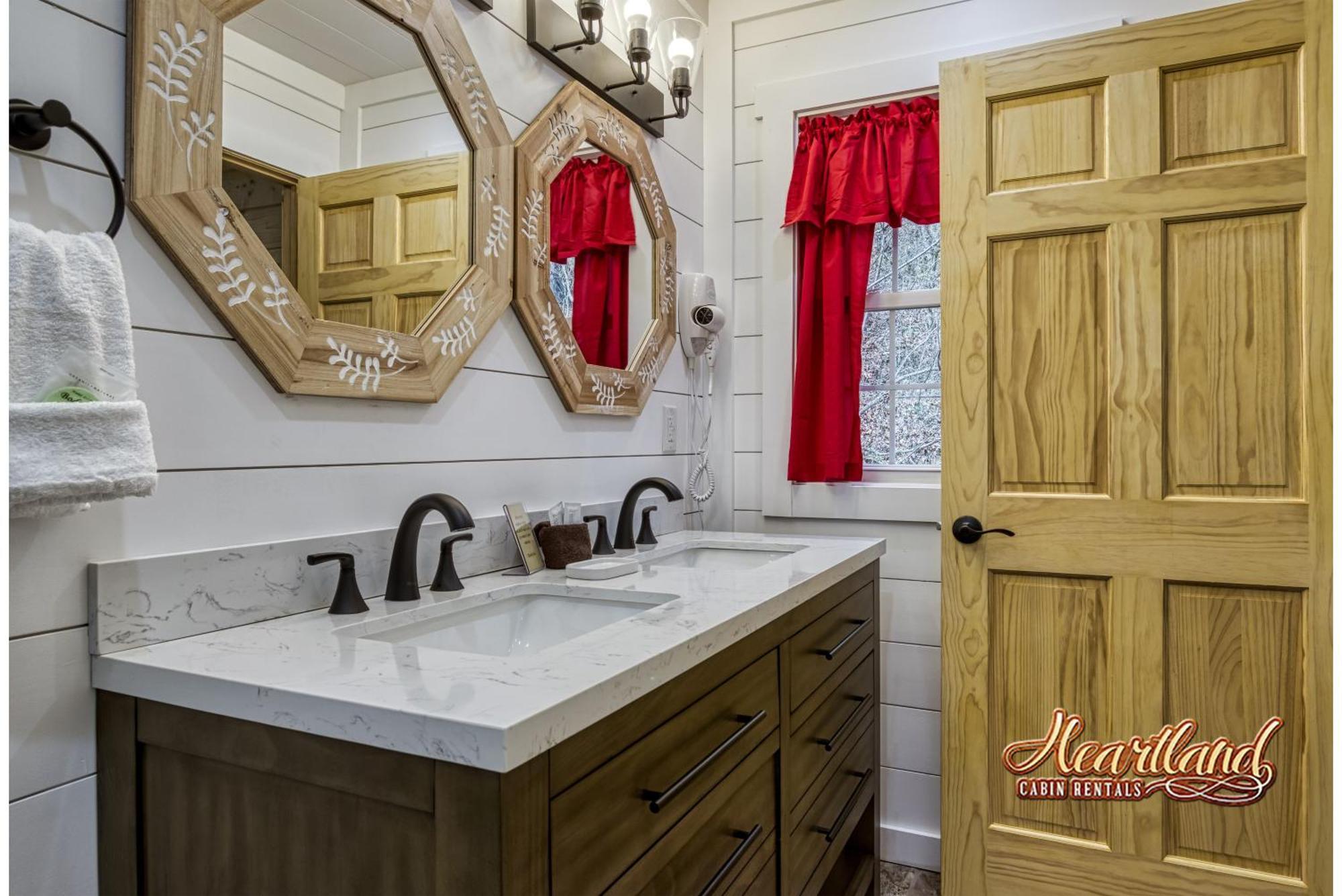 Hidden Creek Cottage! New In * Gatlinburg