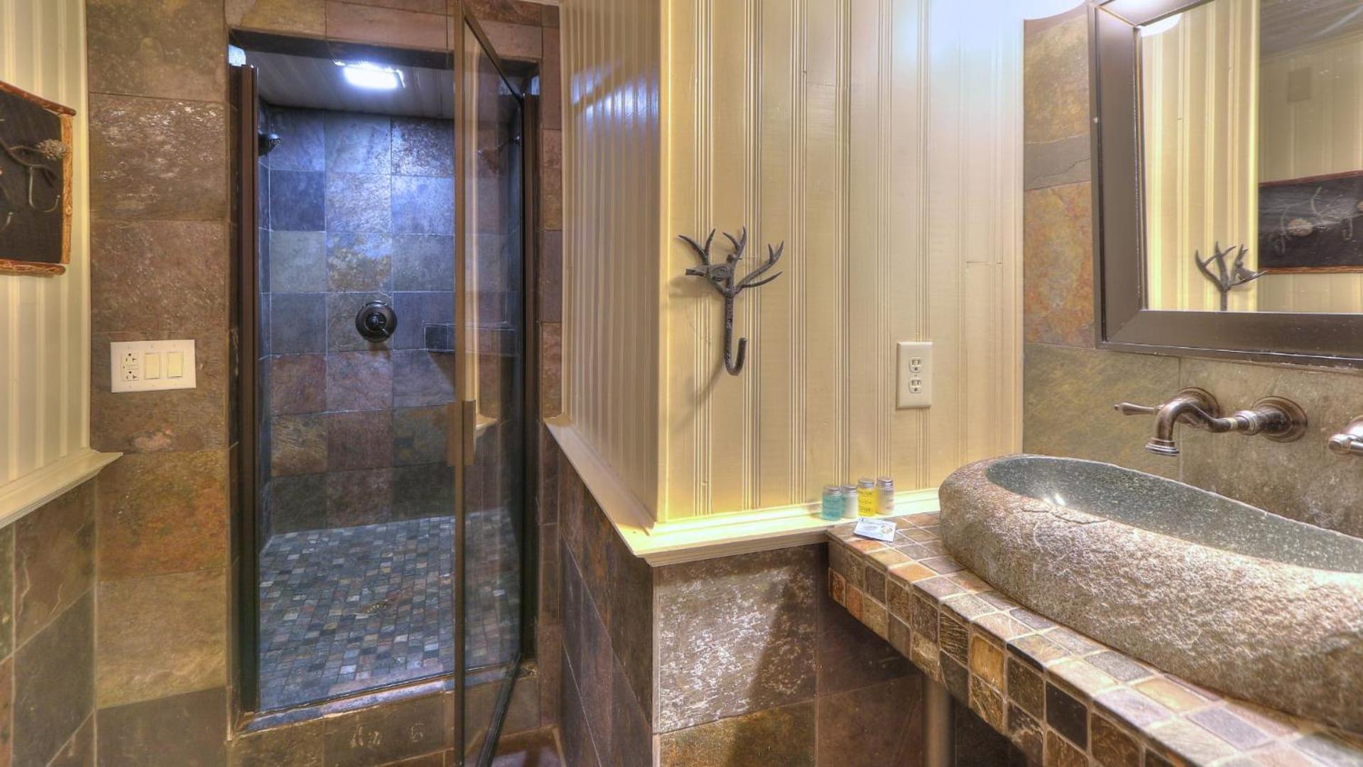 The Fish House At Norton Creek 6 Bedroom Gatlinburg
