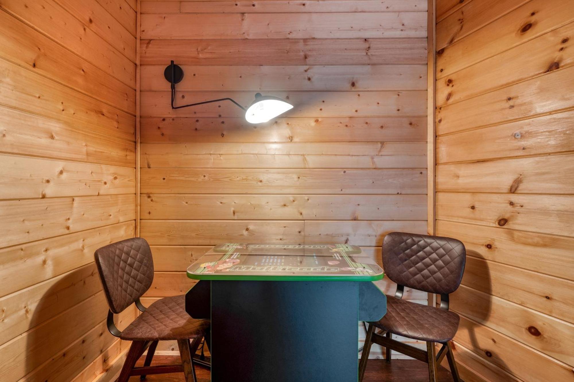 Ashberry By Avantstay Large Cabin Surrounded In Pine Tree W River Views Game Holiday home Gatlinburg