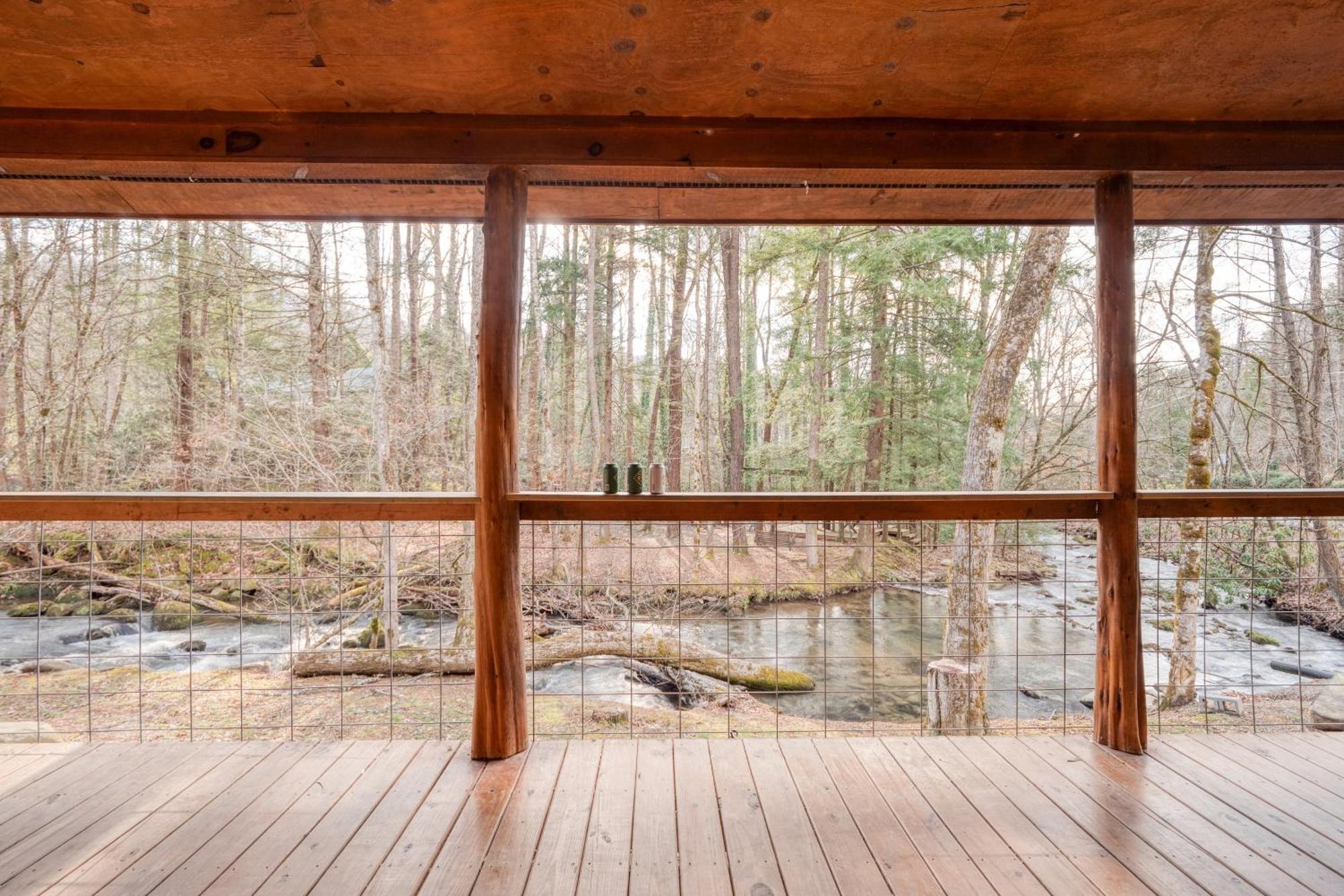 Ashberry By Avantstay Large Cabin Surrounded In Pine Tree W River Views Game Holiday home Gatlinburg