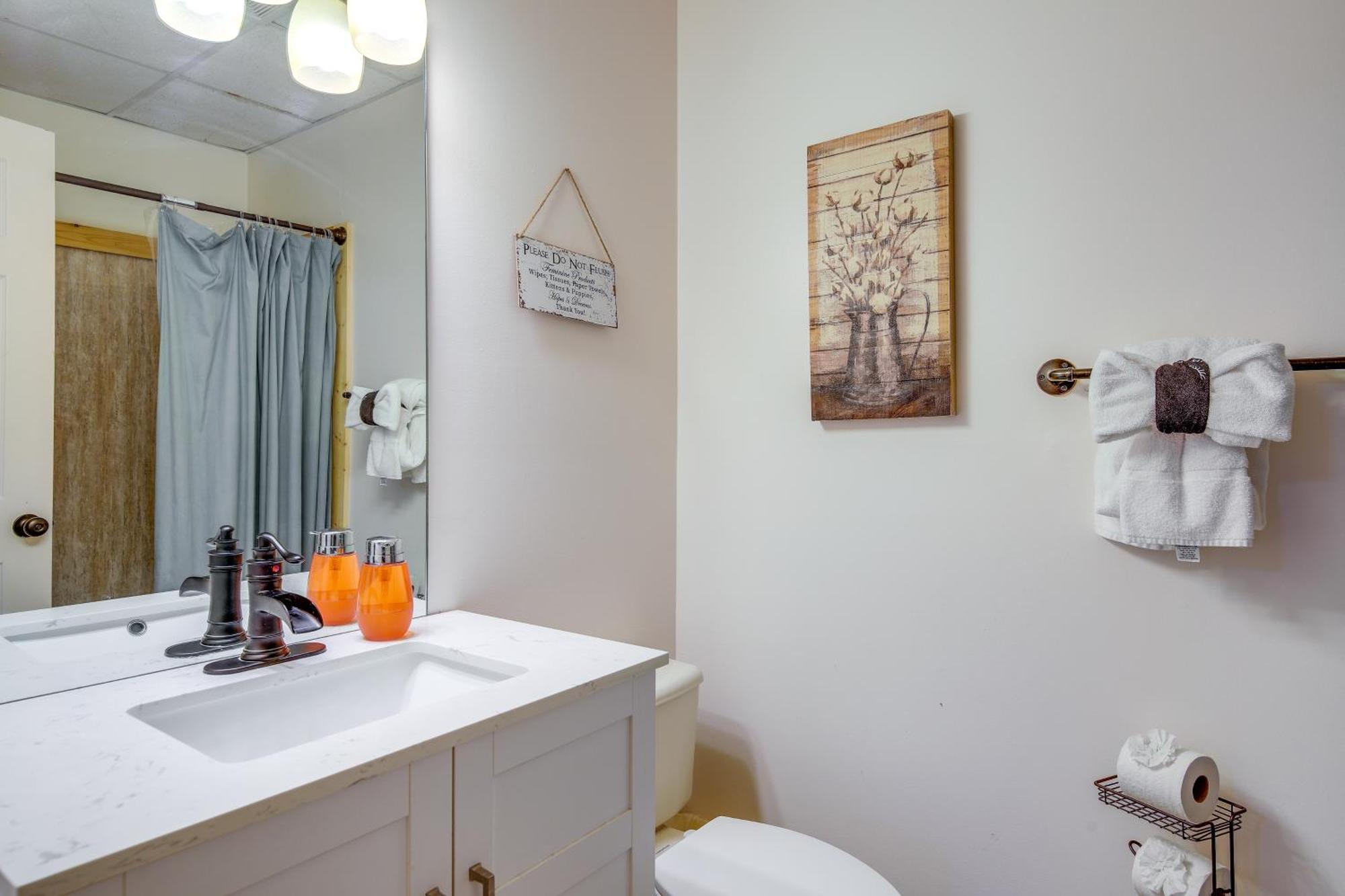 Holiday home Pet-friendly Retreat With Hot Tub! *
