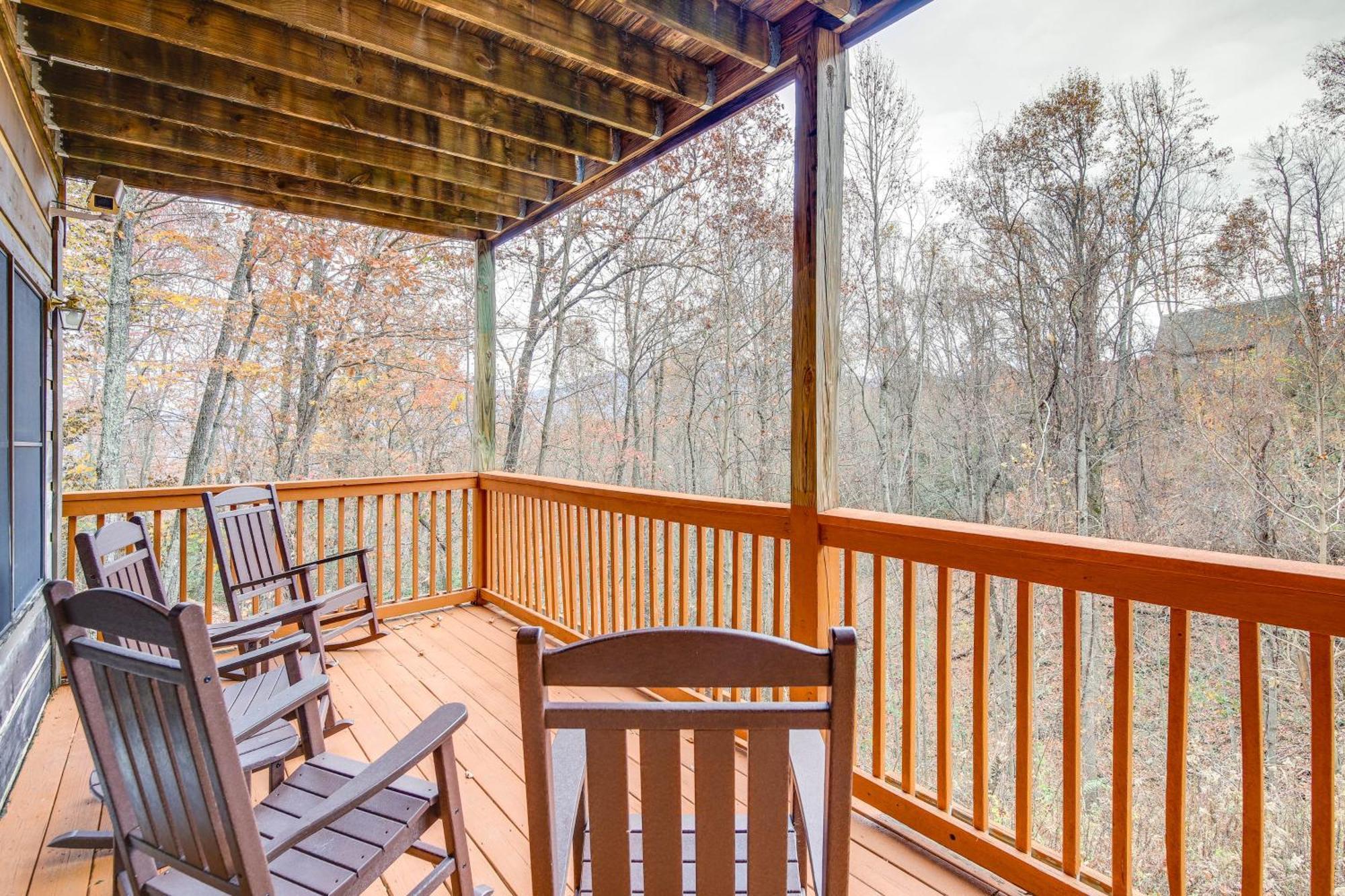 Pet-friendly Retreat With Hot Tub! Gatlinburg