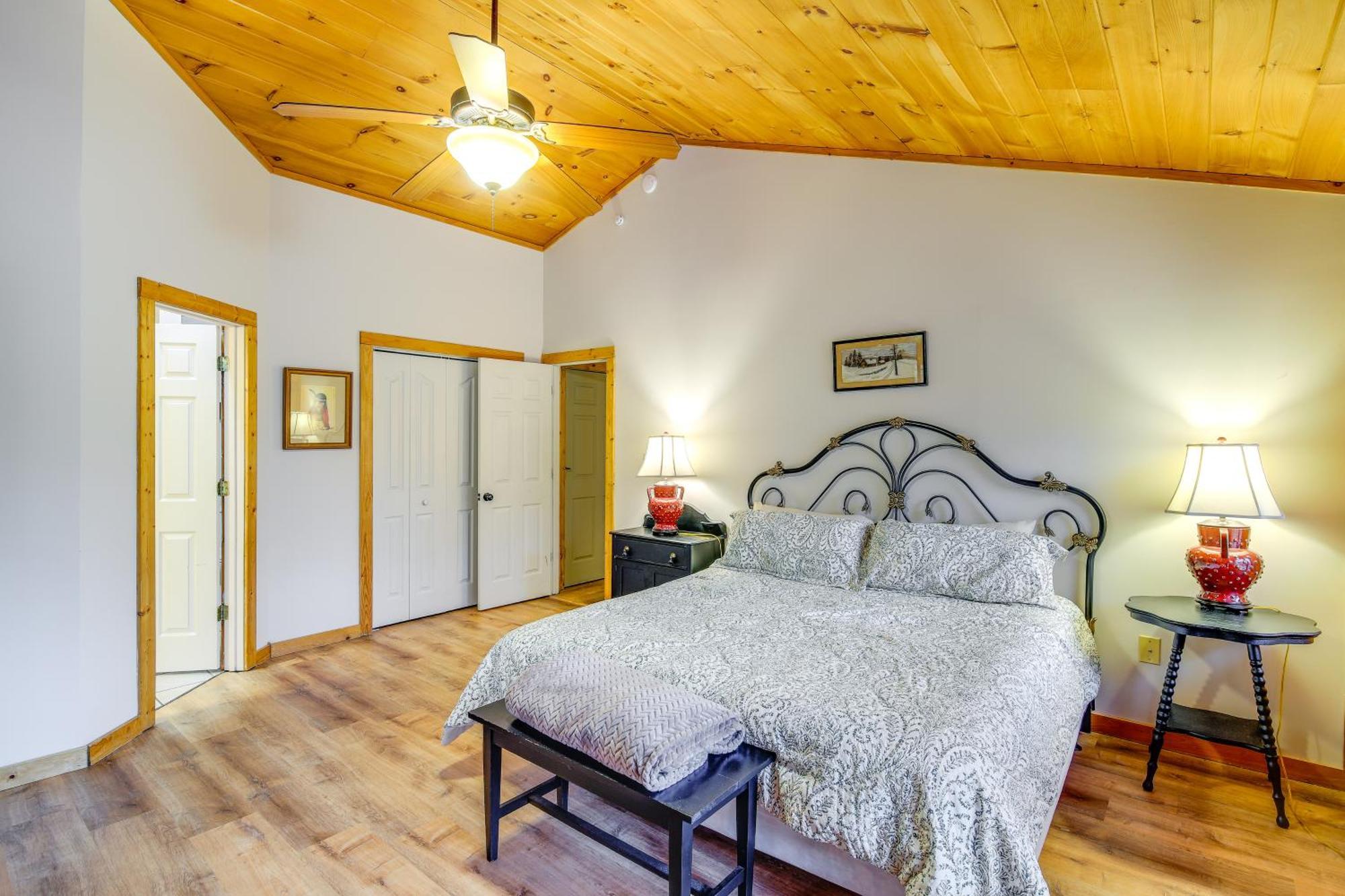 Pet-friendly Retreat With Hot Tub! Holiday home *