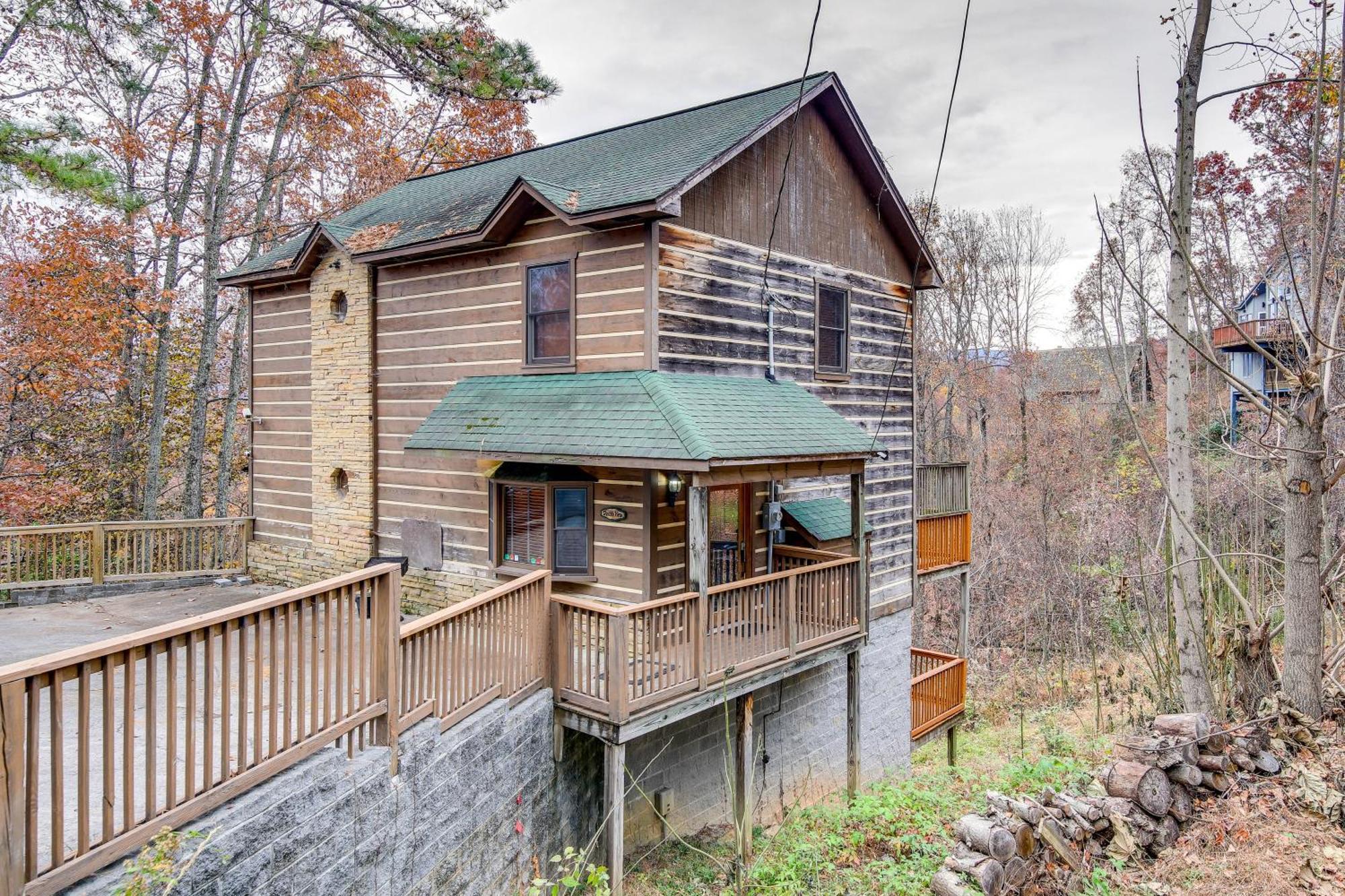 Pet-friendly Retreat With Hot Tub! * Gatlinburg