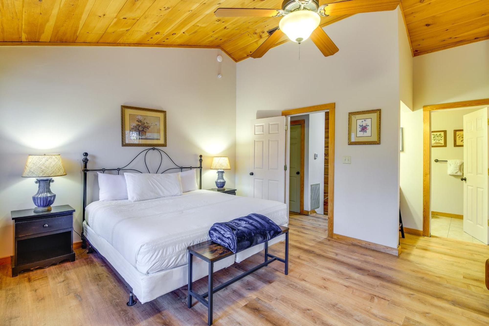 Pet-friendly Retreat With Hot Tub! Holiday home
