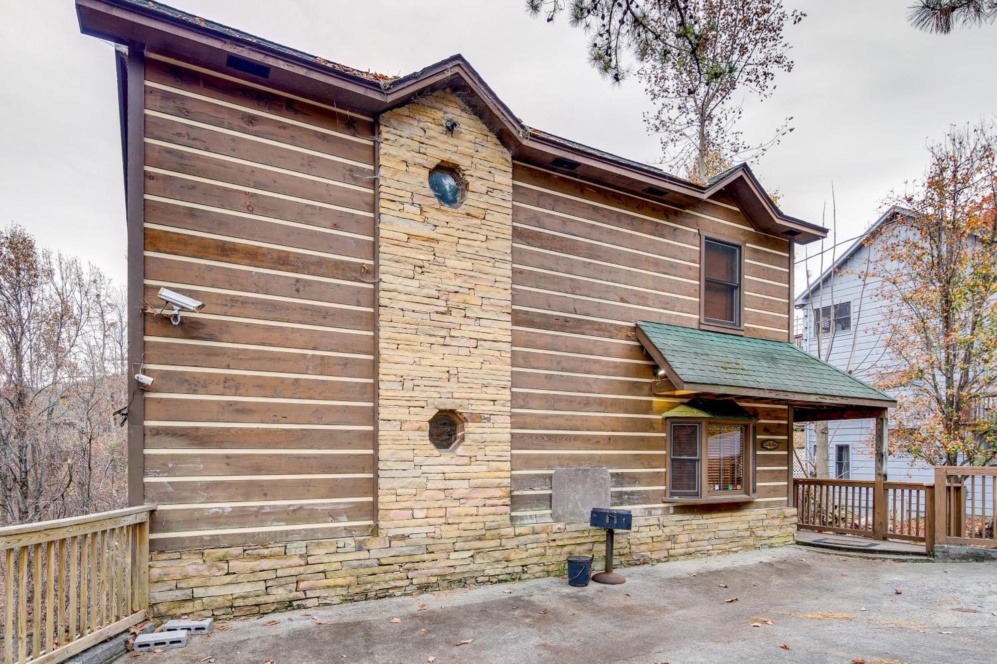 Holiday home Pet-friendly Retreat With Hot Tub!