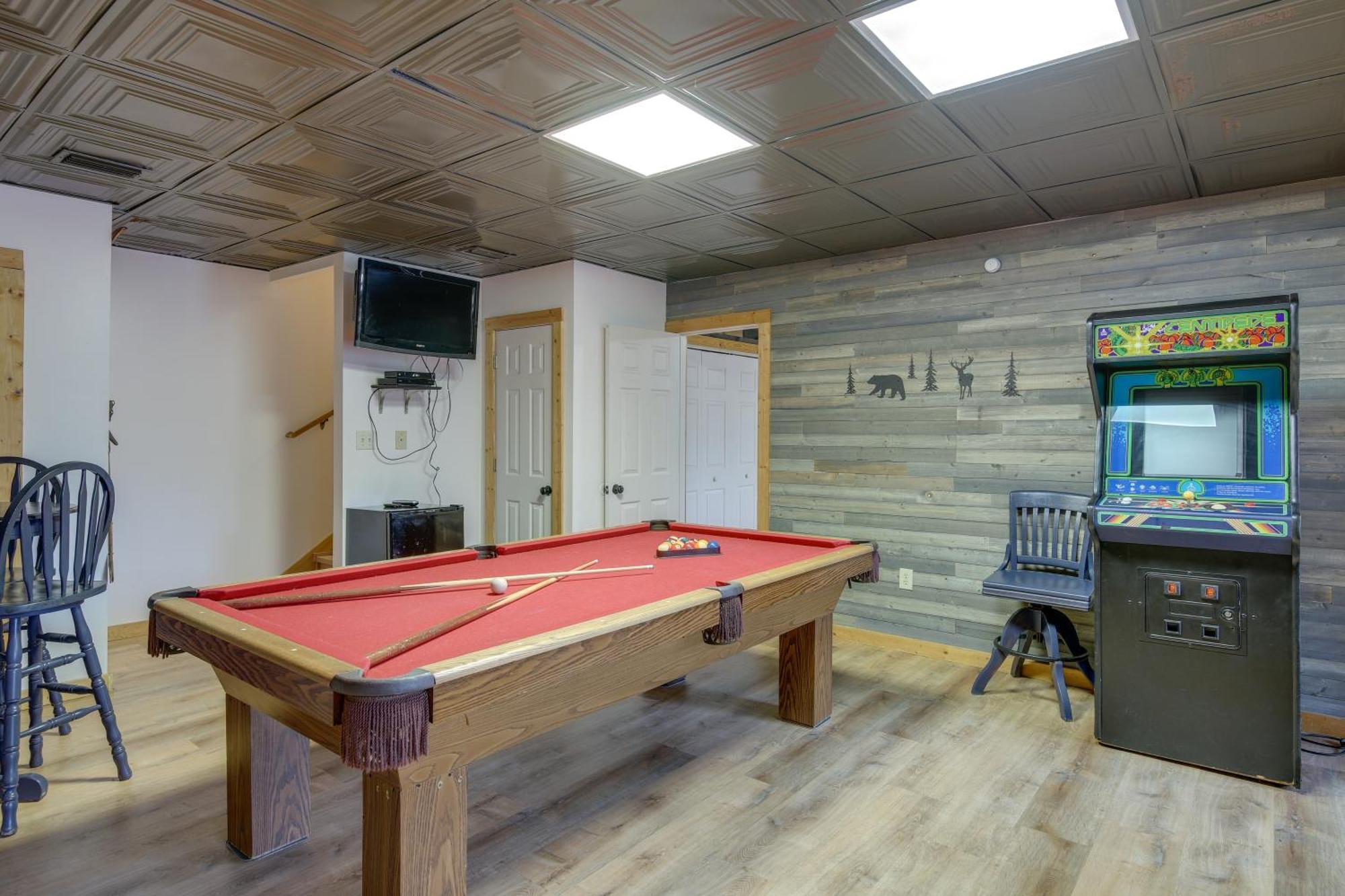 Pet-friendly Retreat With Hot Tub!