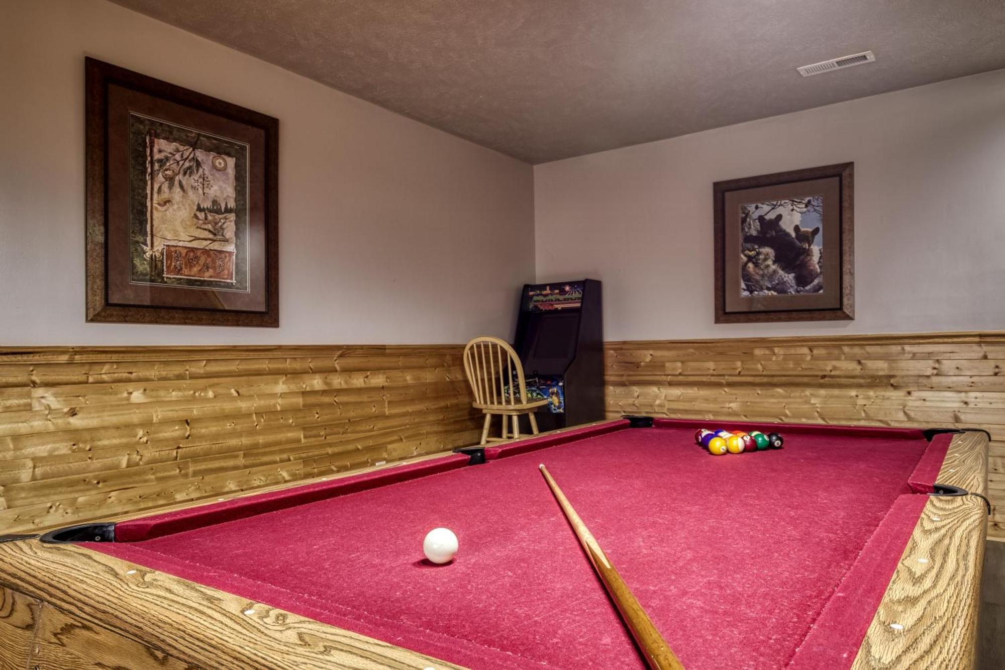 Up & Away, Hot Tub, Game Room, Wifi, 1089 Free Tickets Each Paid Day, Dollywood And Holiday home Gatlinburg