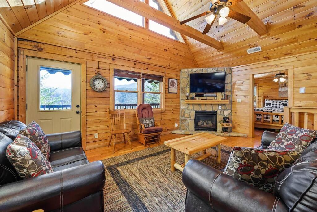 Spacious Smokies - Hot Tub With Mountain Views *