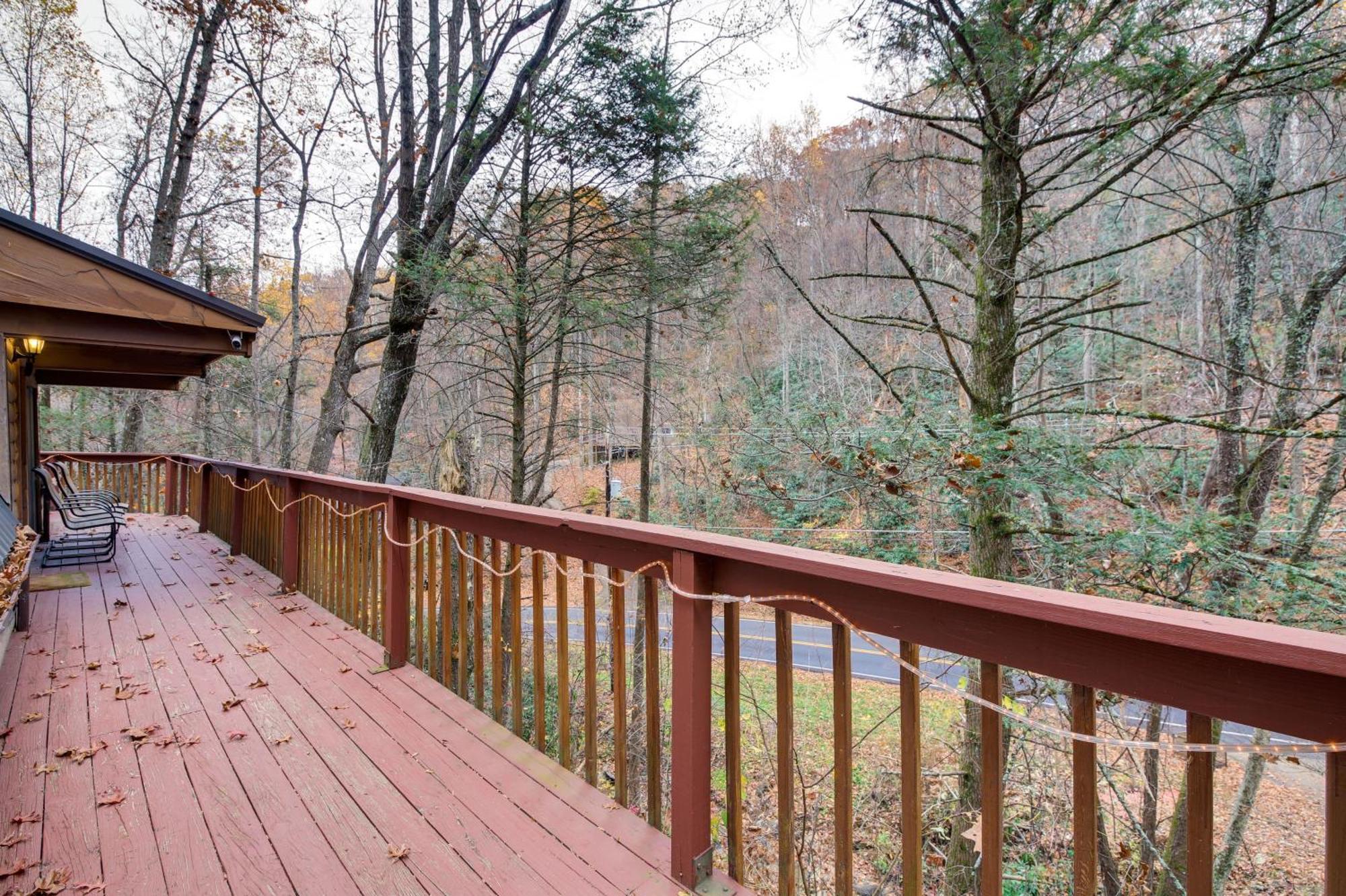 A-frame With Hot Tub Near Parkway * Gatlinburg