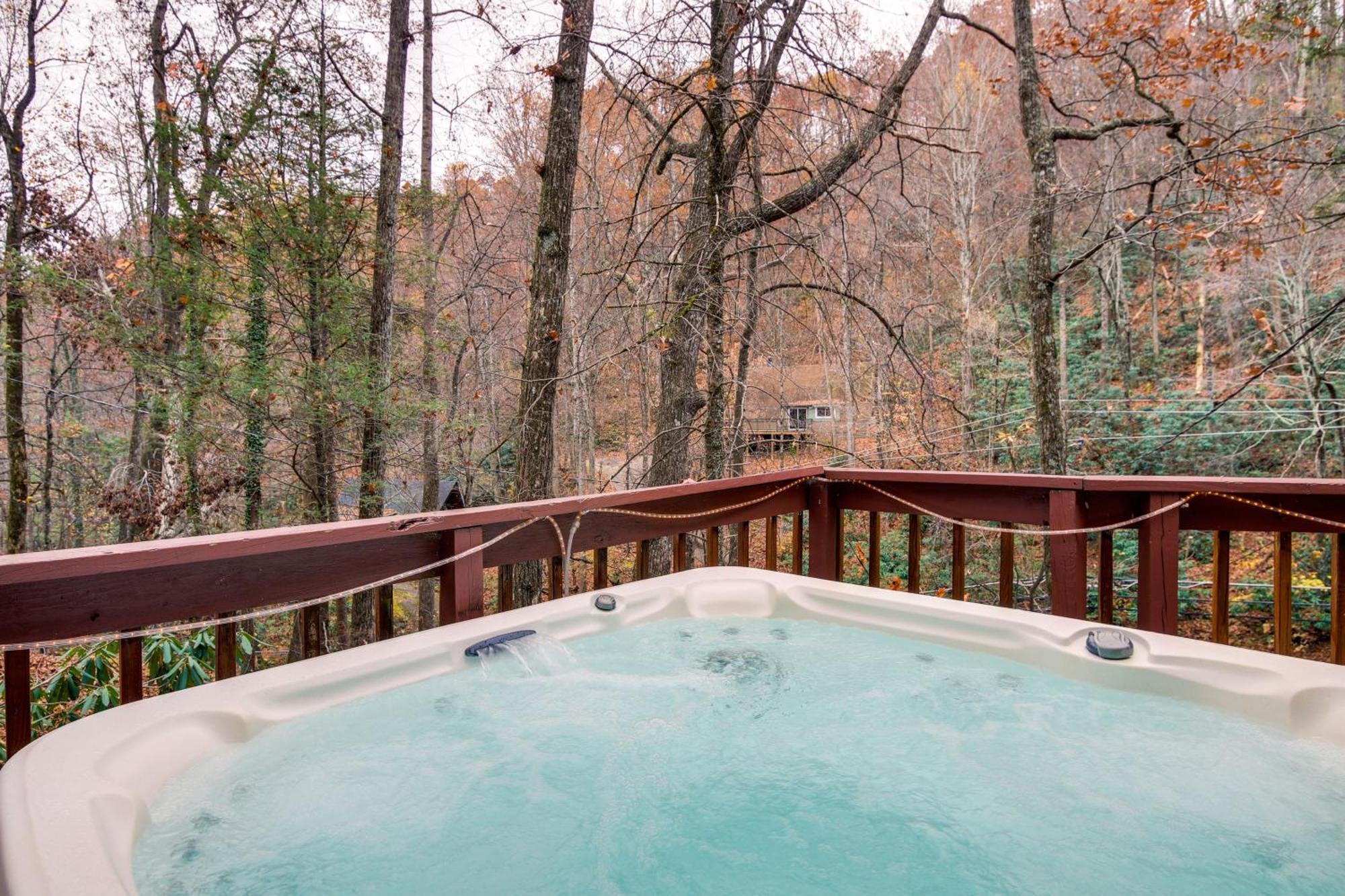 Holiday home A-frame With Hot Tub Near Parkway