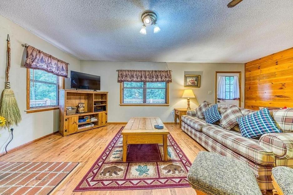 Holiday home Lazy Creek Retreat Gatlinburg