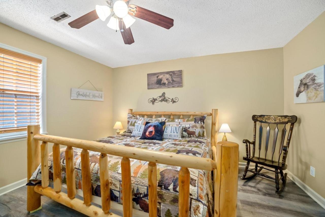 Three-bedroom House * Gatlinburg