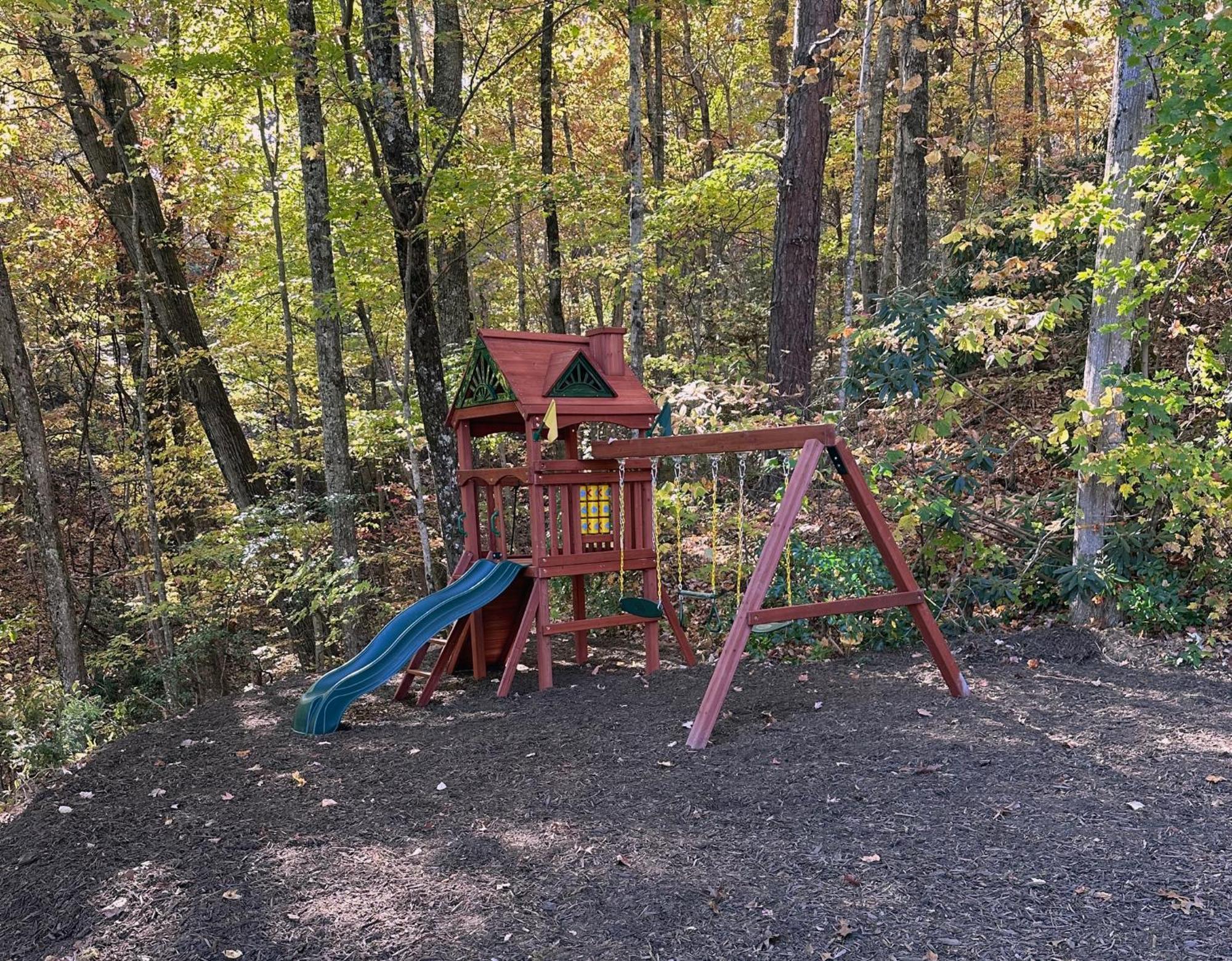 Beautiful Mountain Views And Privacy. Minutes To Downtown And National Park Chalet Gatlinburg