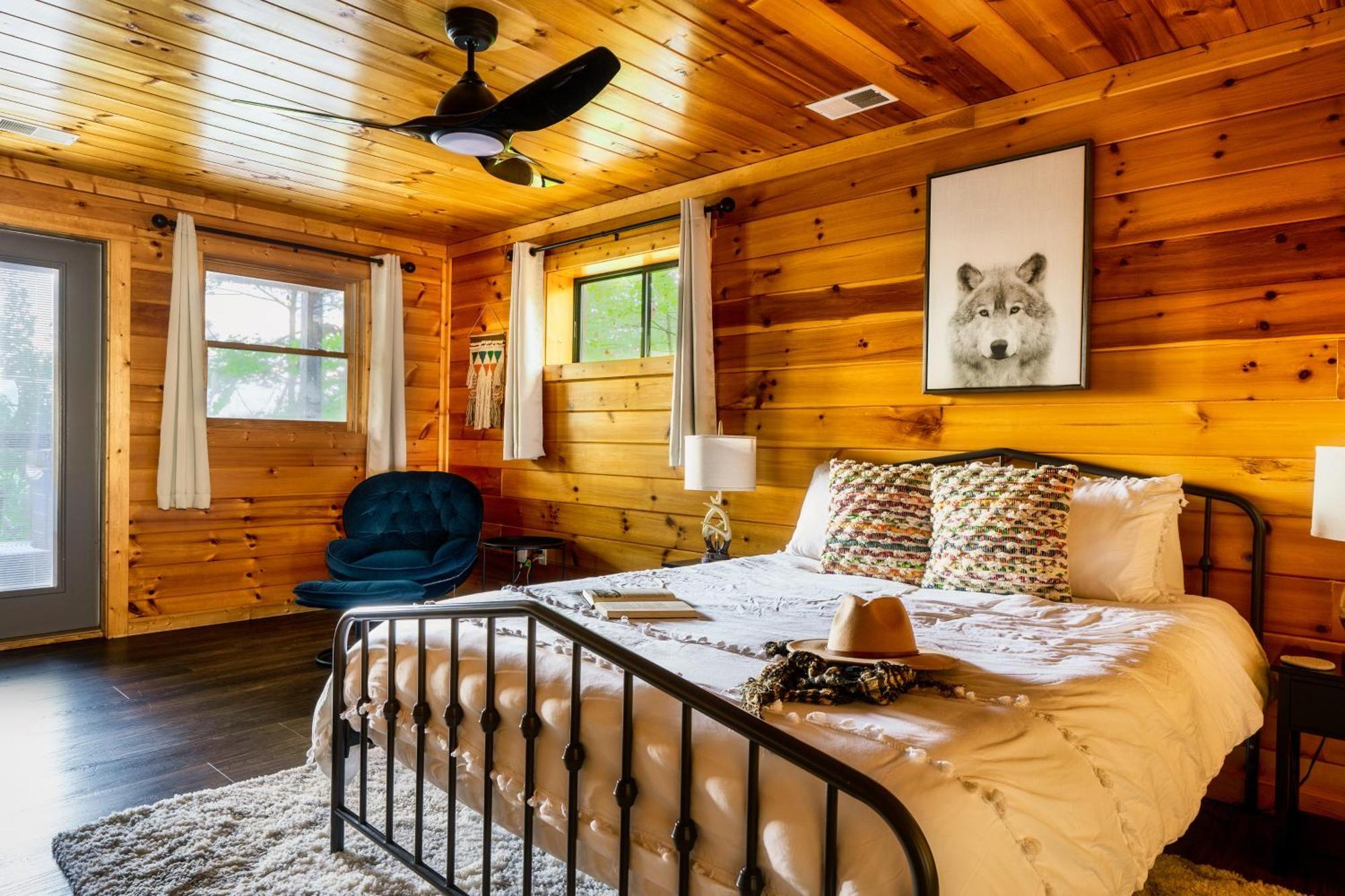 Woodhaven - Private - 3 - Gorgeous Views - 3 Pools - Gamerm - Hottub - Lots Of Bears