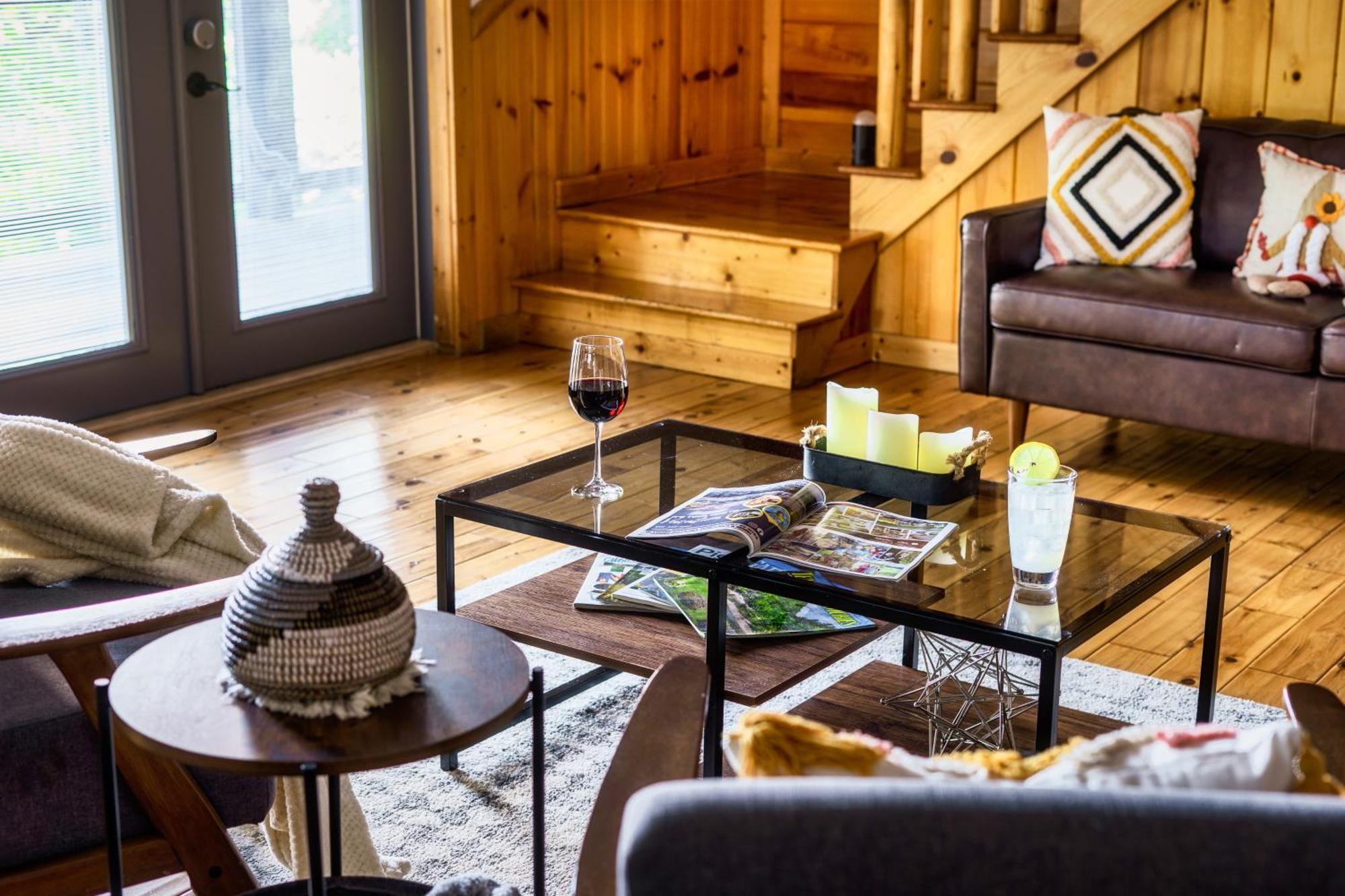Woodhaven - Private - 3 - Gorgeous Views - 3 Pools - Gamerm - Hottub - Lots Of Bears *
