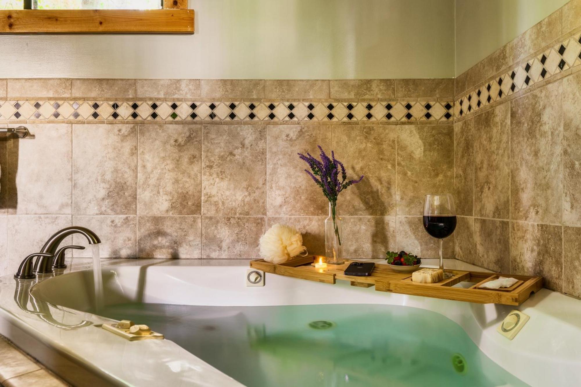 Woodhaven - Private - 3 - Gorgeous Views - 3 Pools - Gamerm - Hottub - Lots Of Bears